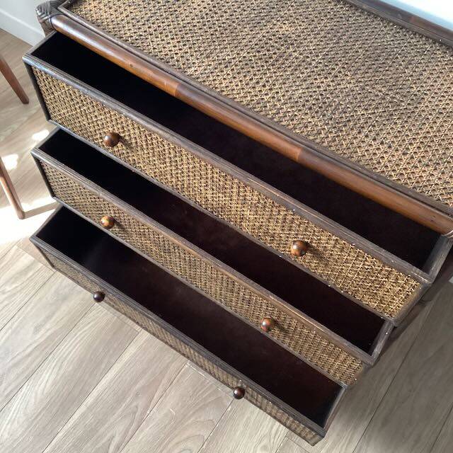 Commode vintage en bois et cannage