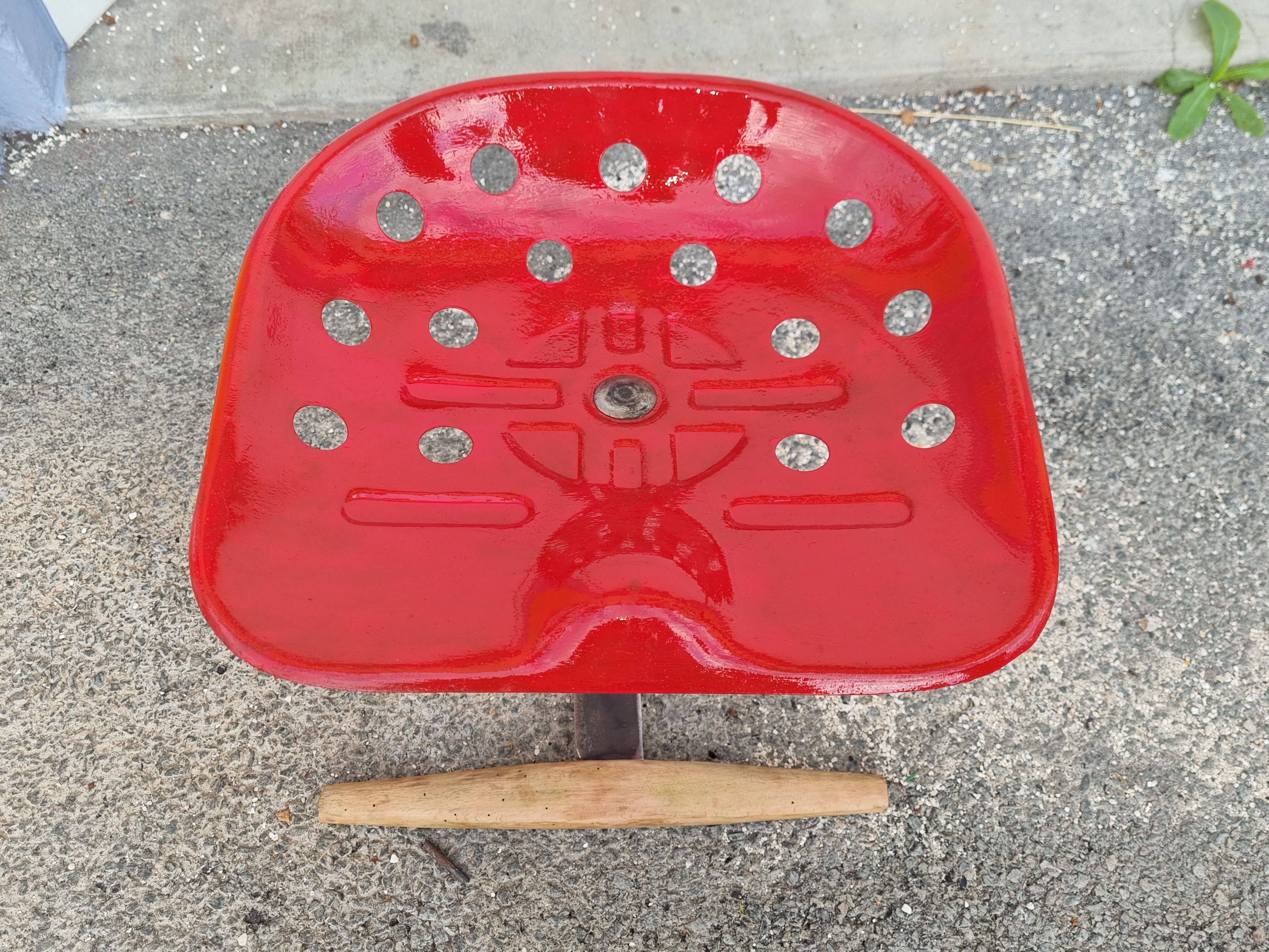 Mezzadro tractor stool by Castiglioni from 1957