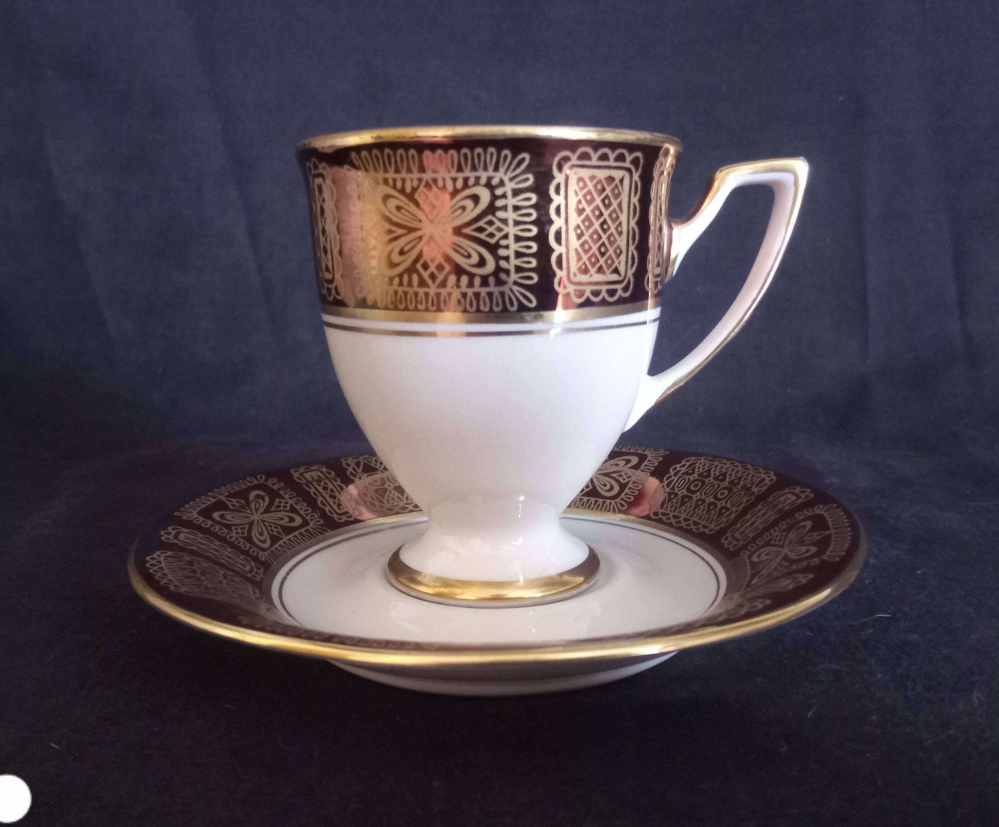 German Waldershof Bavaria porcelain coffee service, handmade decoration in 22 Carat gold