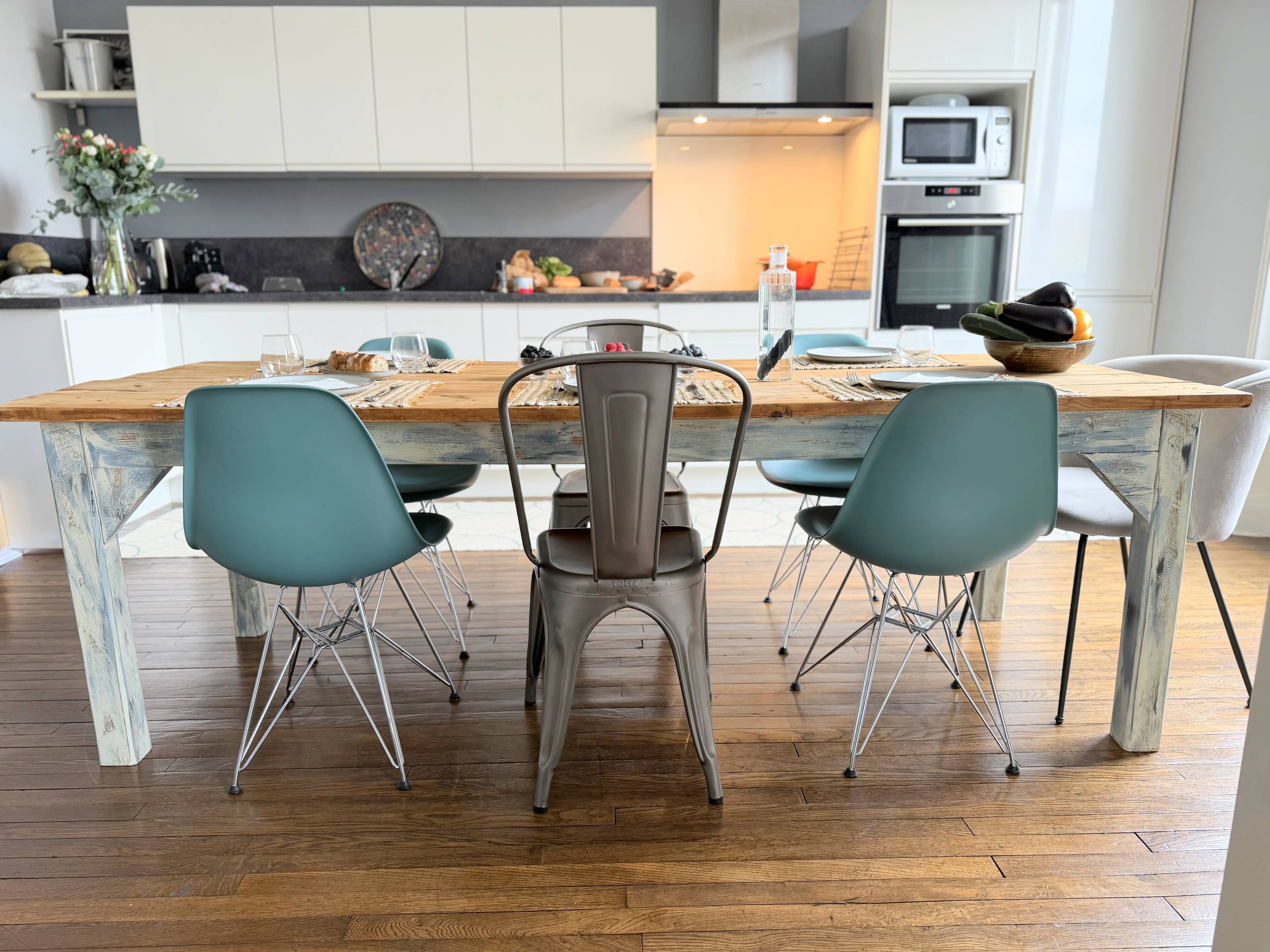 Farm table