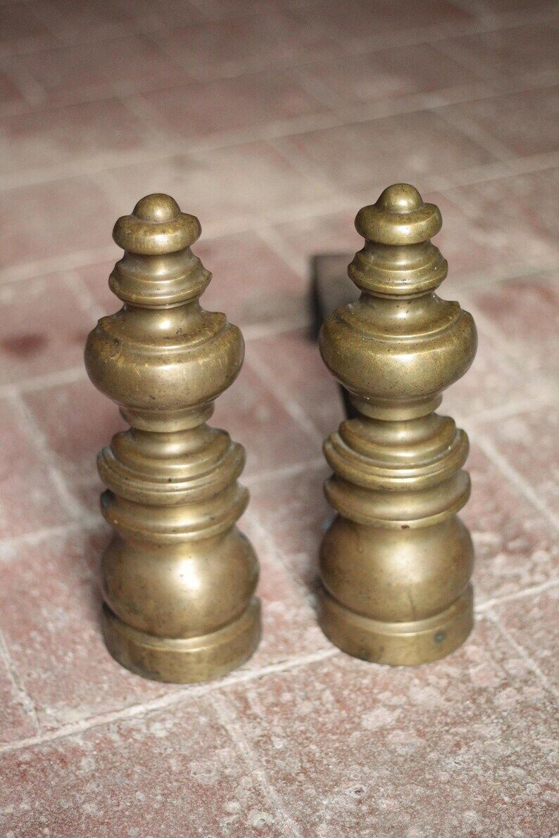 Chenets vintage, paire de chenets, accessoire cheminée, chenets laiton et fonte, andirons