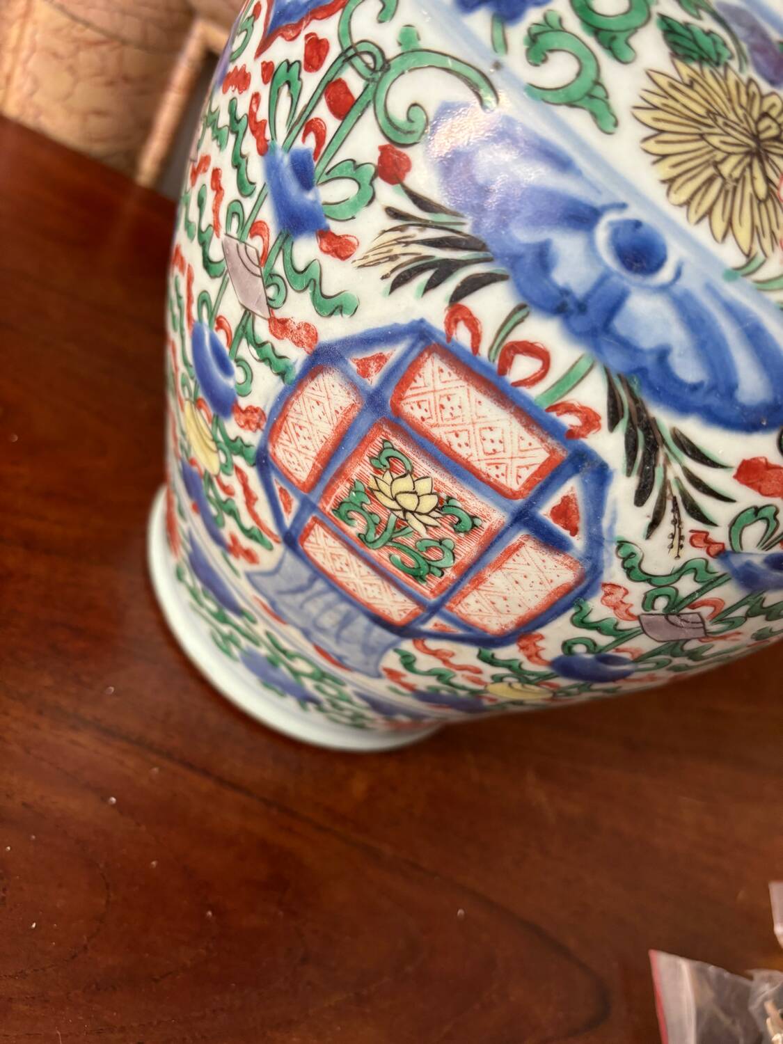 China 18th century Baluster covered pot in polychrome porcelain