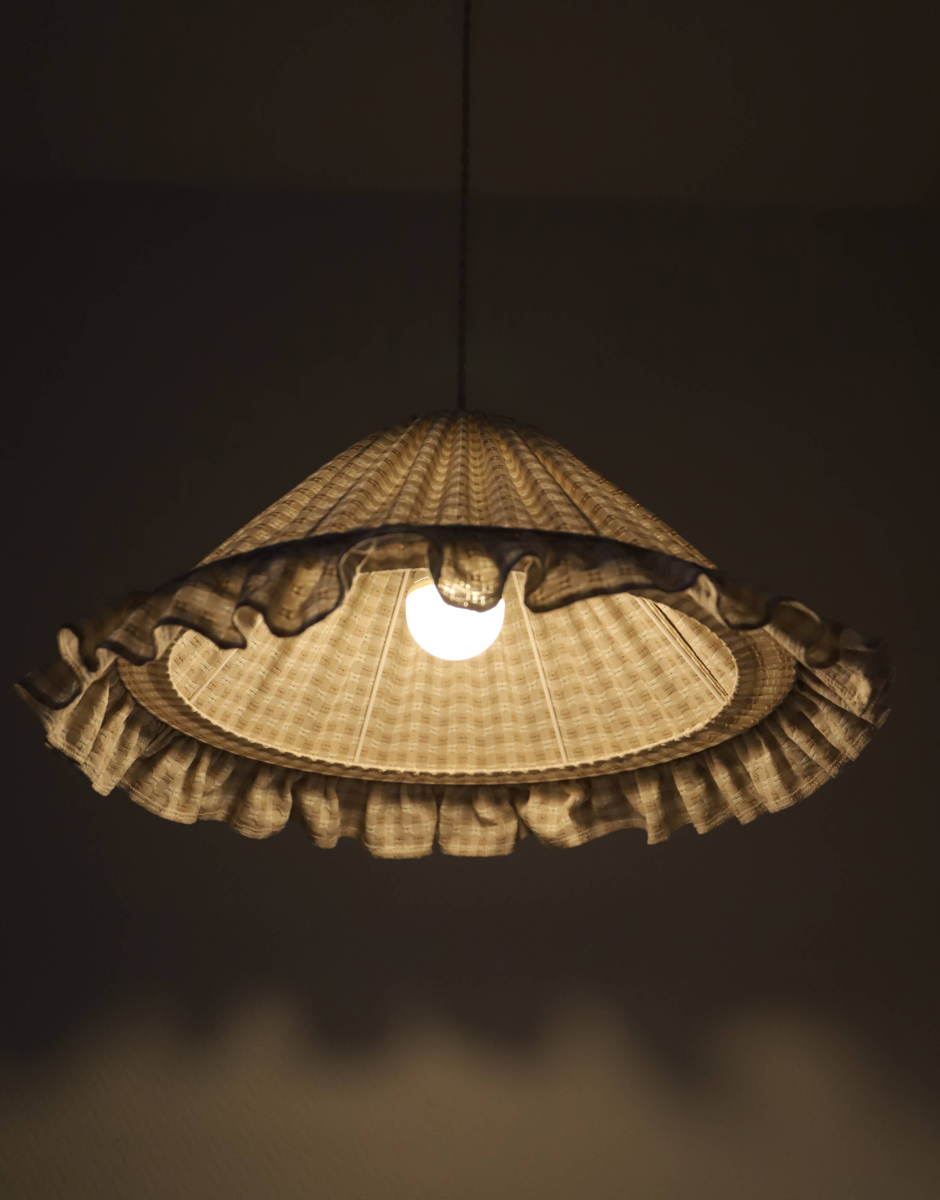 Emilia "small squares" conical suspension with steering wheel