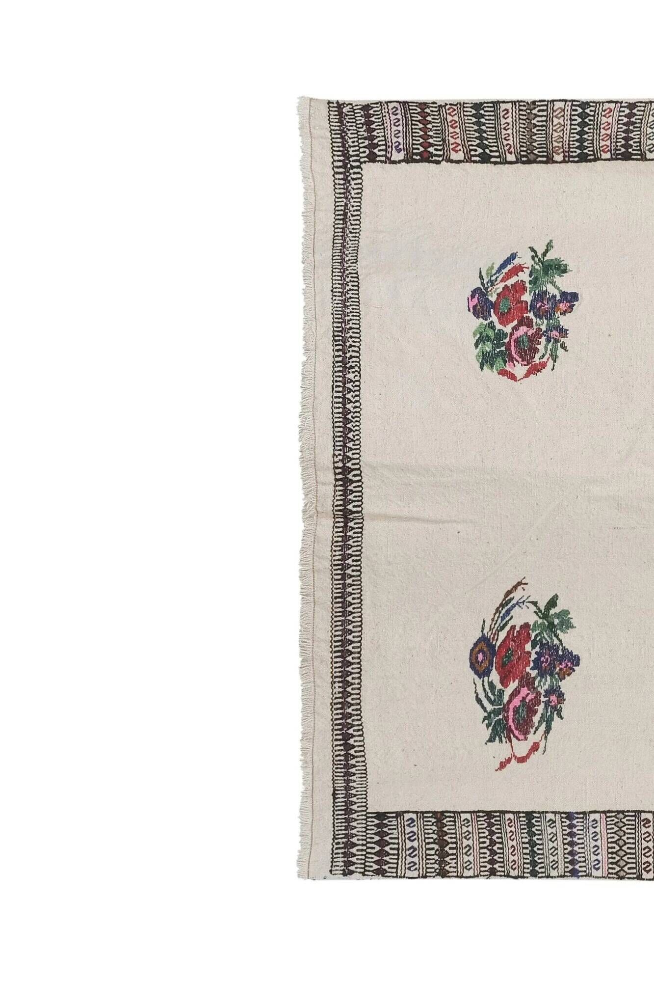Vintage Turkish kilim, handwoven, 140x237 cm.