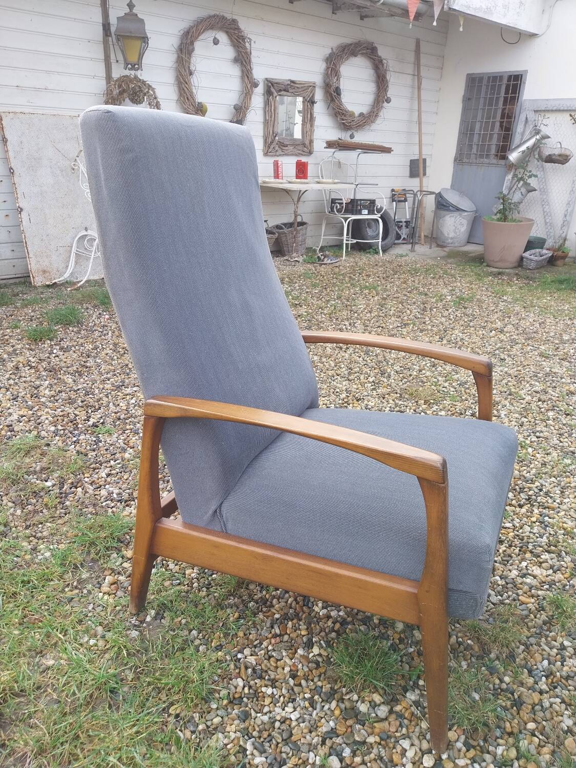 Scandinavian chaise longue armchair