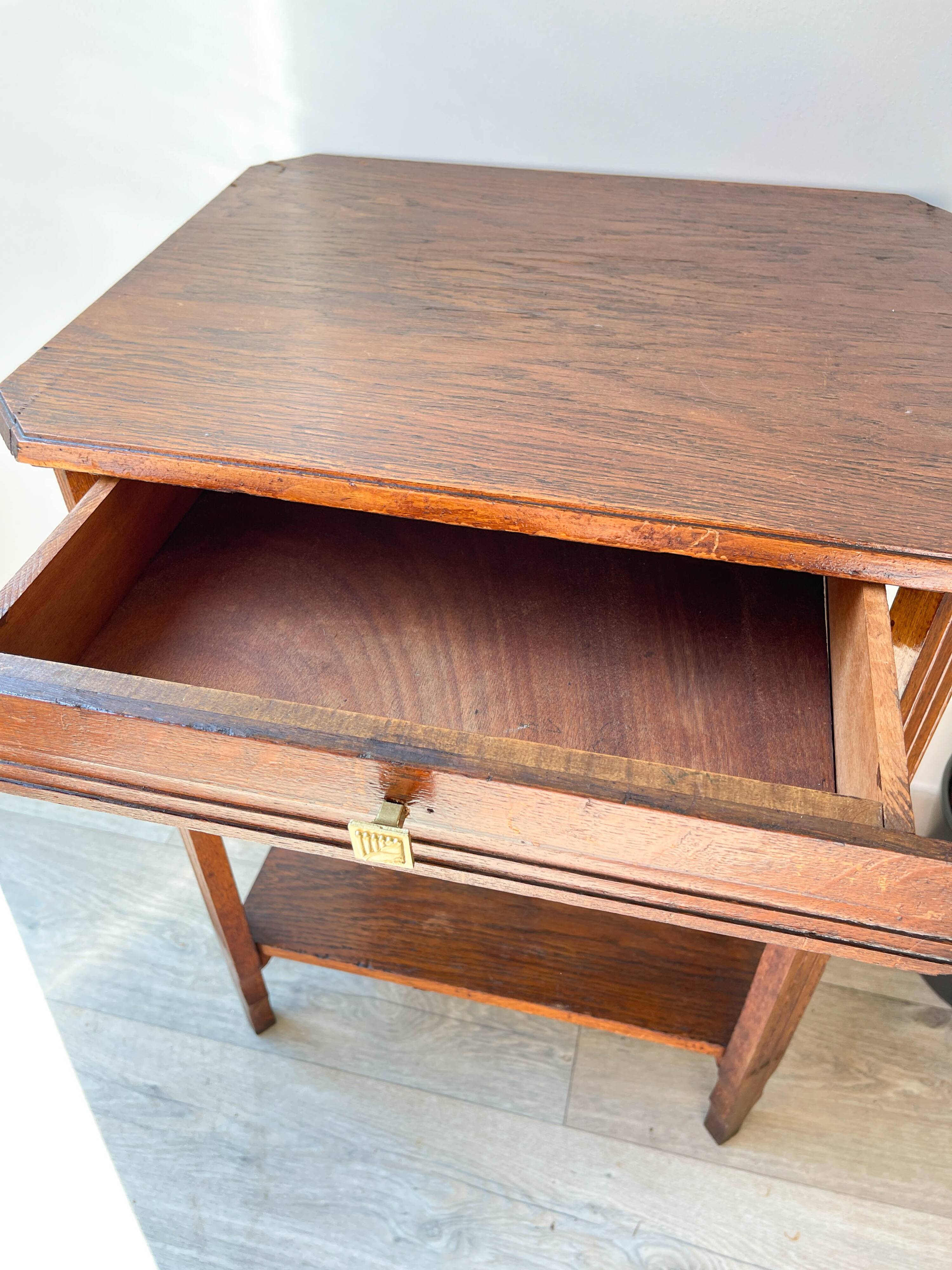 Side table vintage art deco style pedestal table