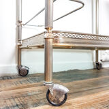 Golden neoclassical dessert