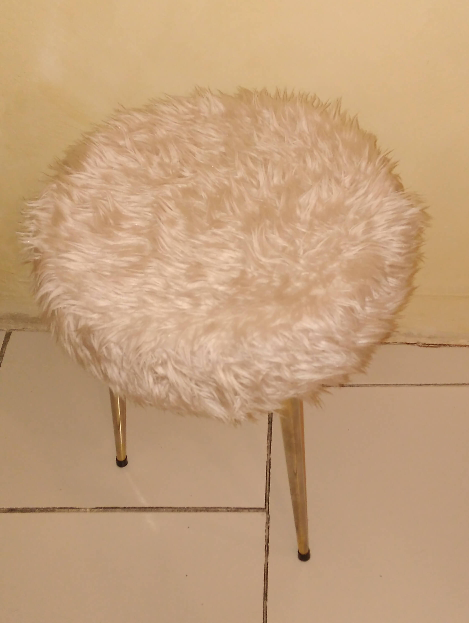 Tabouret tripode moumoute vintage