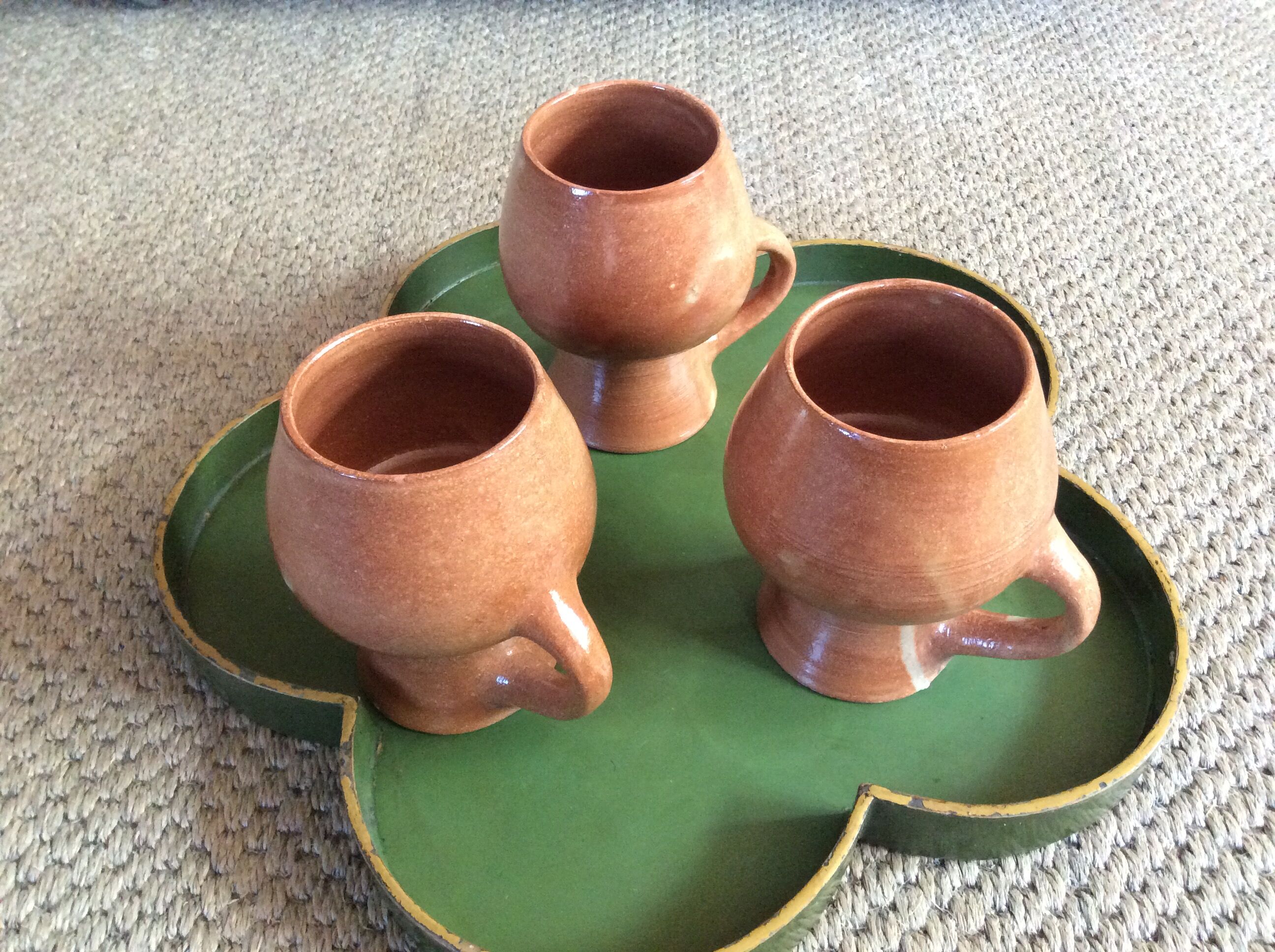 Series of 3 cups in sandstone
