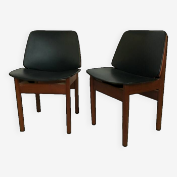 Duo of Scandinavian chairs in teak and black skai