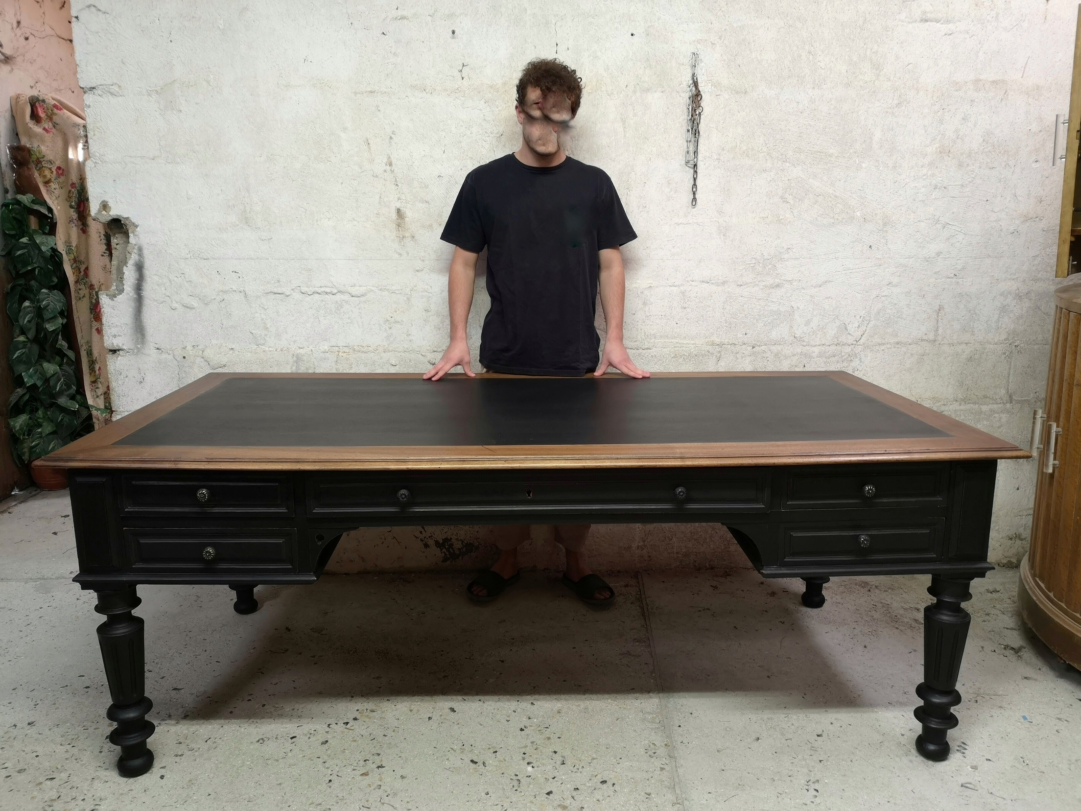Flat desk Louis Philippe patina walnut nineteenth