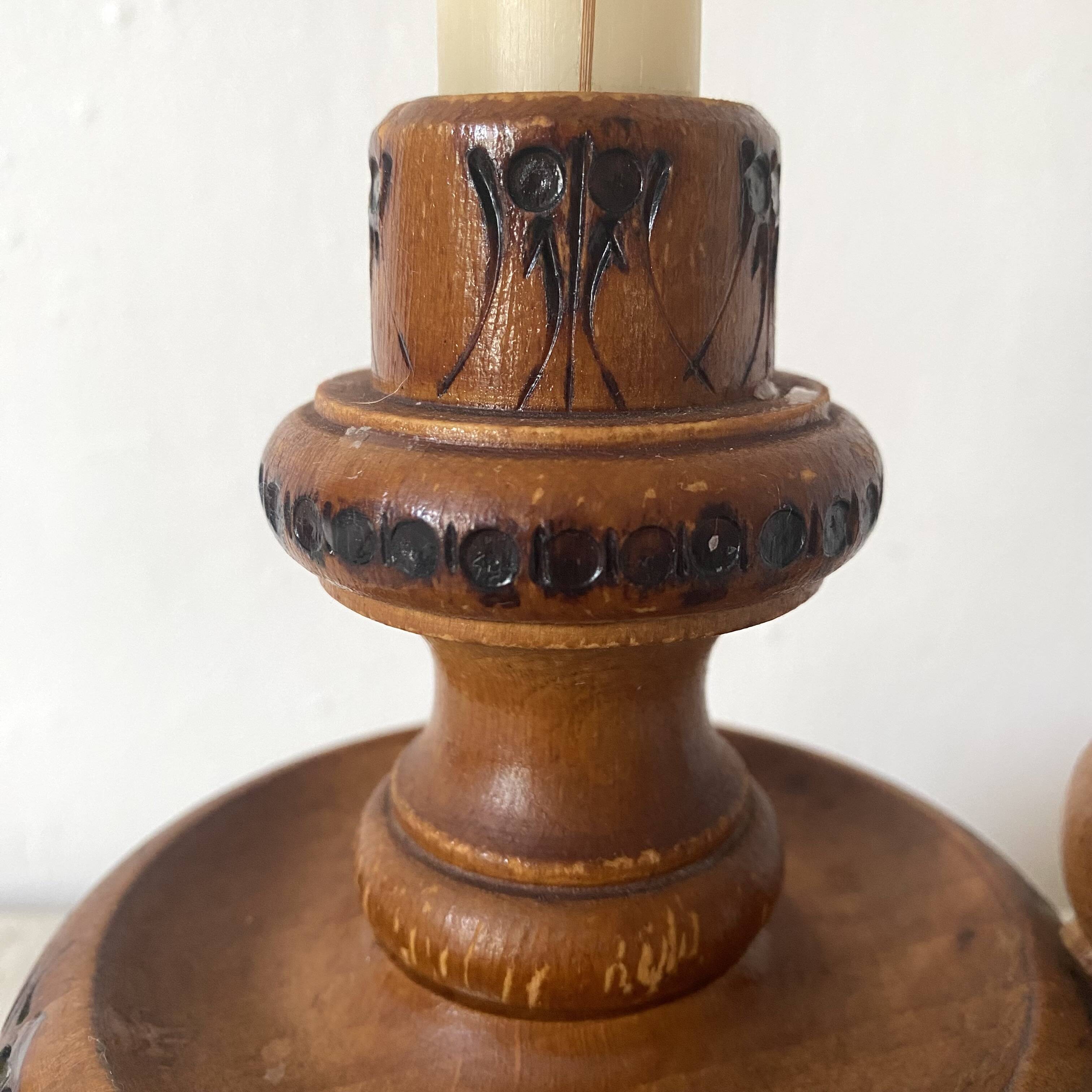 Wooden thumb candle holder