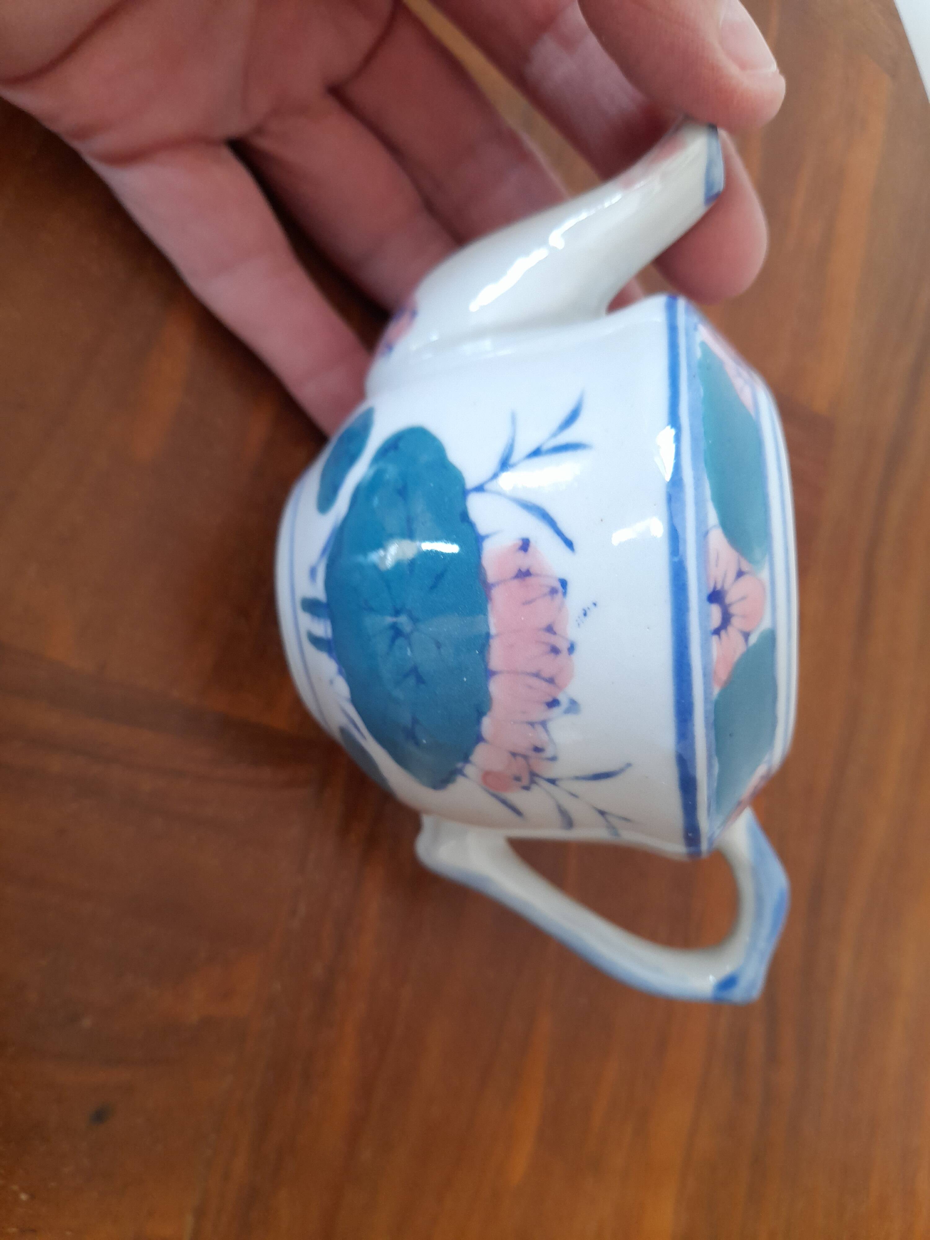 Miniature Chinese Porcelain Teapot and Cups Set - Dinette