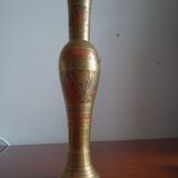 Vase indien laiton ciselé dorures colorées
