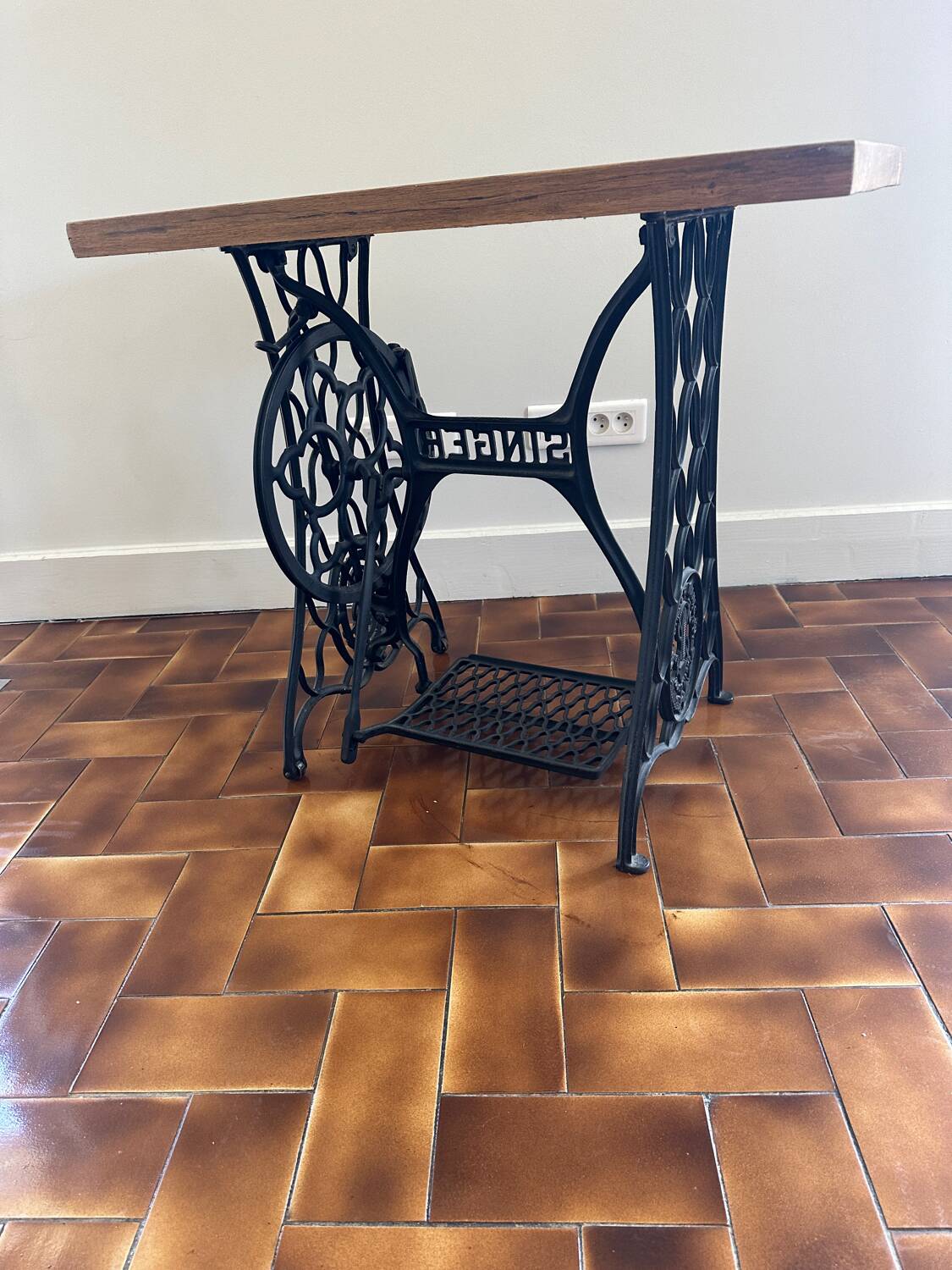 Sewing machine desk