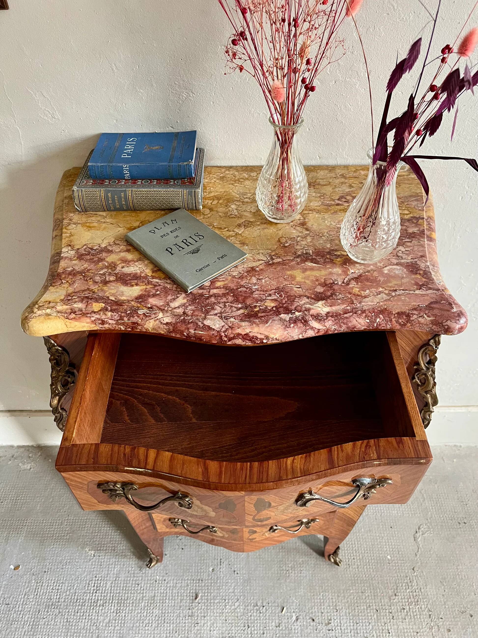 Chiffonnier Louis XV en bois et marbre