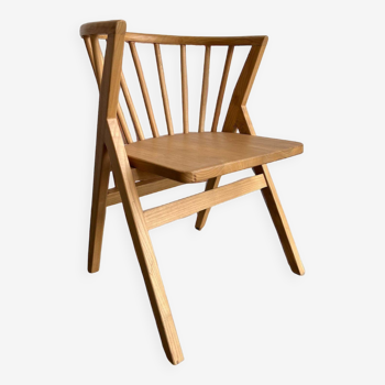 Chaise de bistrot en bois en forme de v