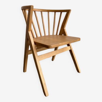 V-shaped wooden bistro chair