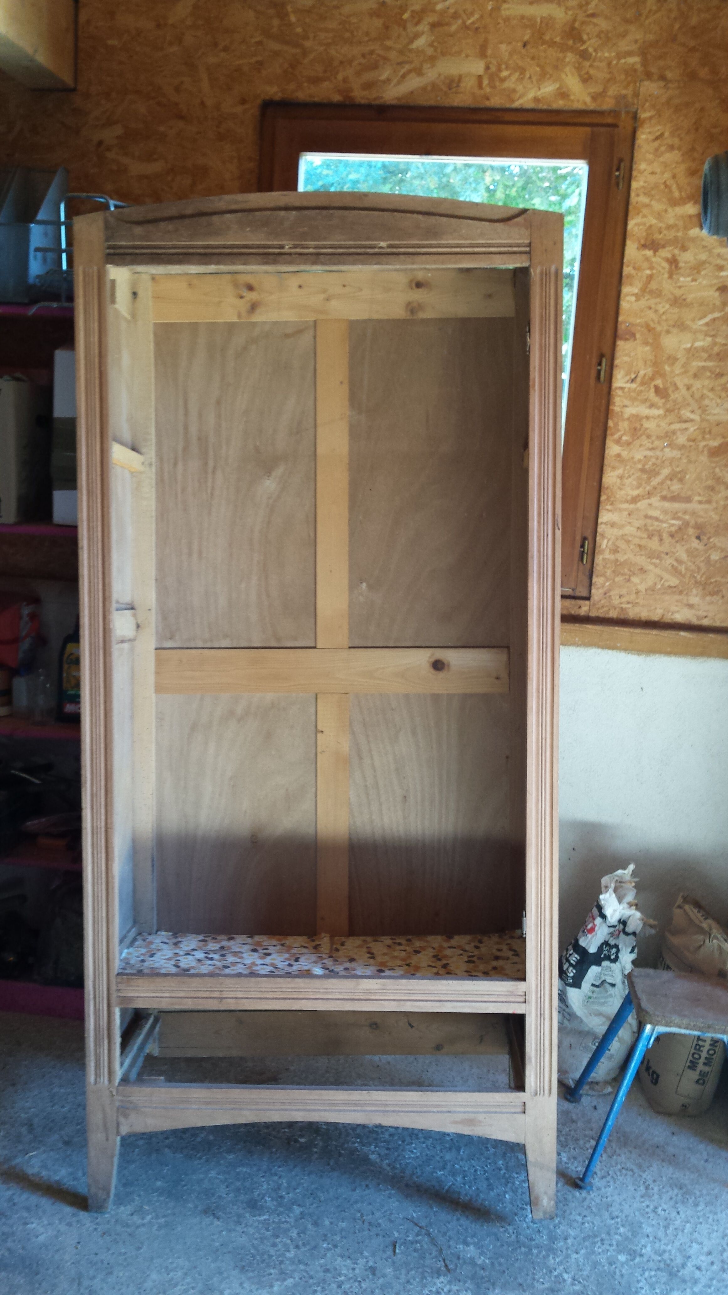 Refreshed shelf cabinet