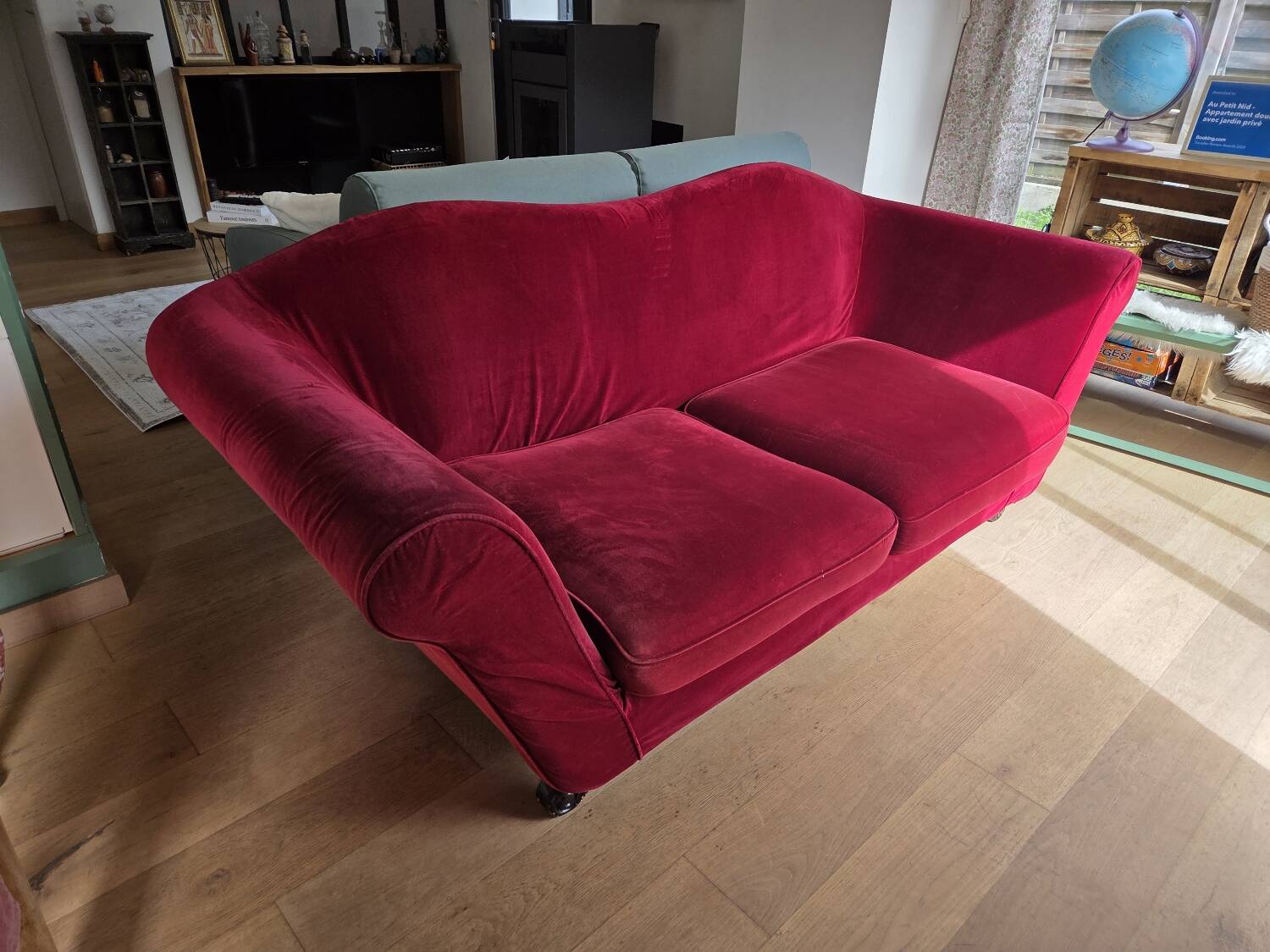 Red divan