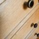 Chevet 3 tiroirs en bois clair