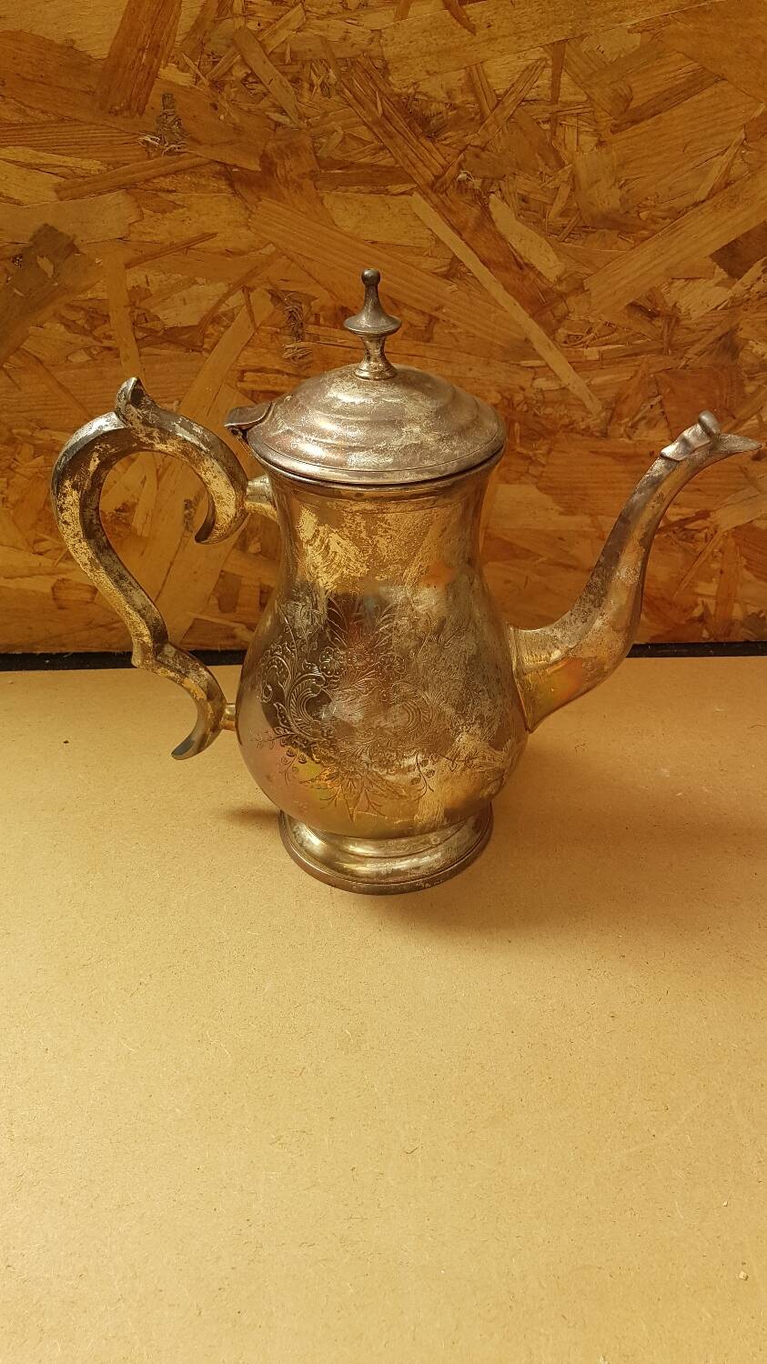 Old english teapot epns silver metal vintage engraved