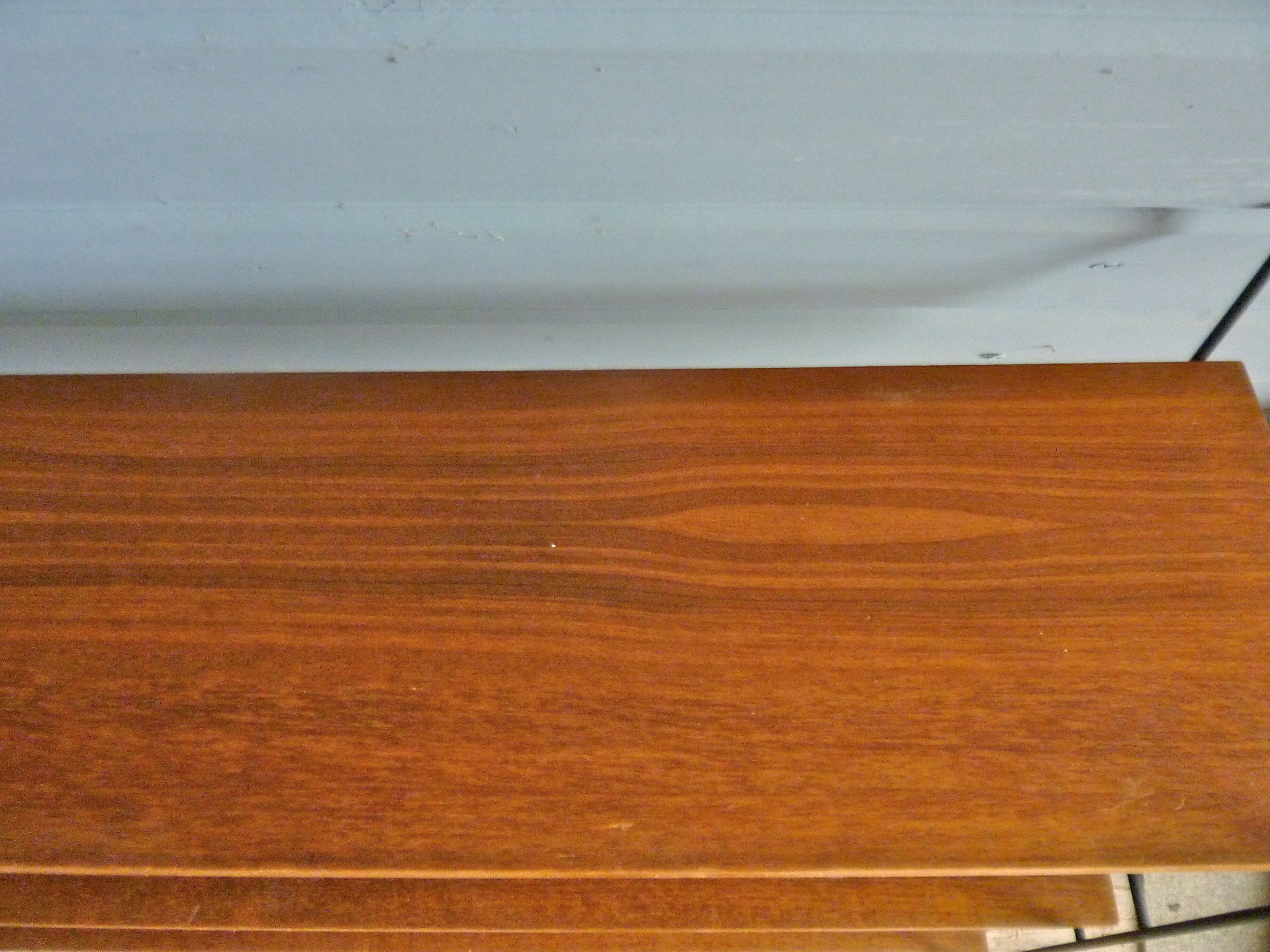 Wall shelve in black metal and the 1960s teak