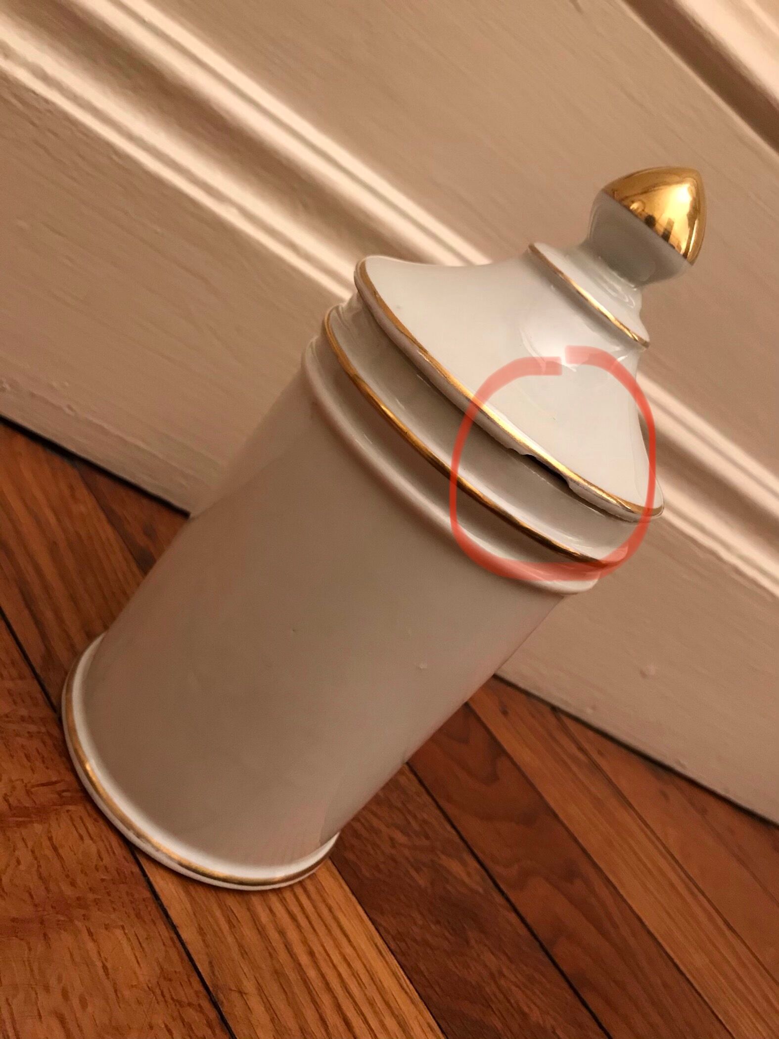 Pot pharmacie couvert en porcelaine