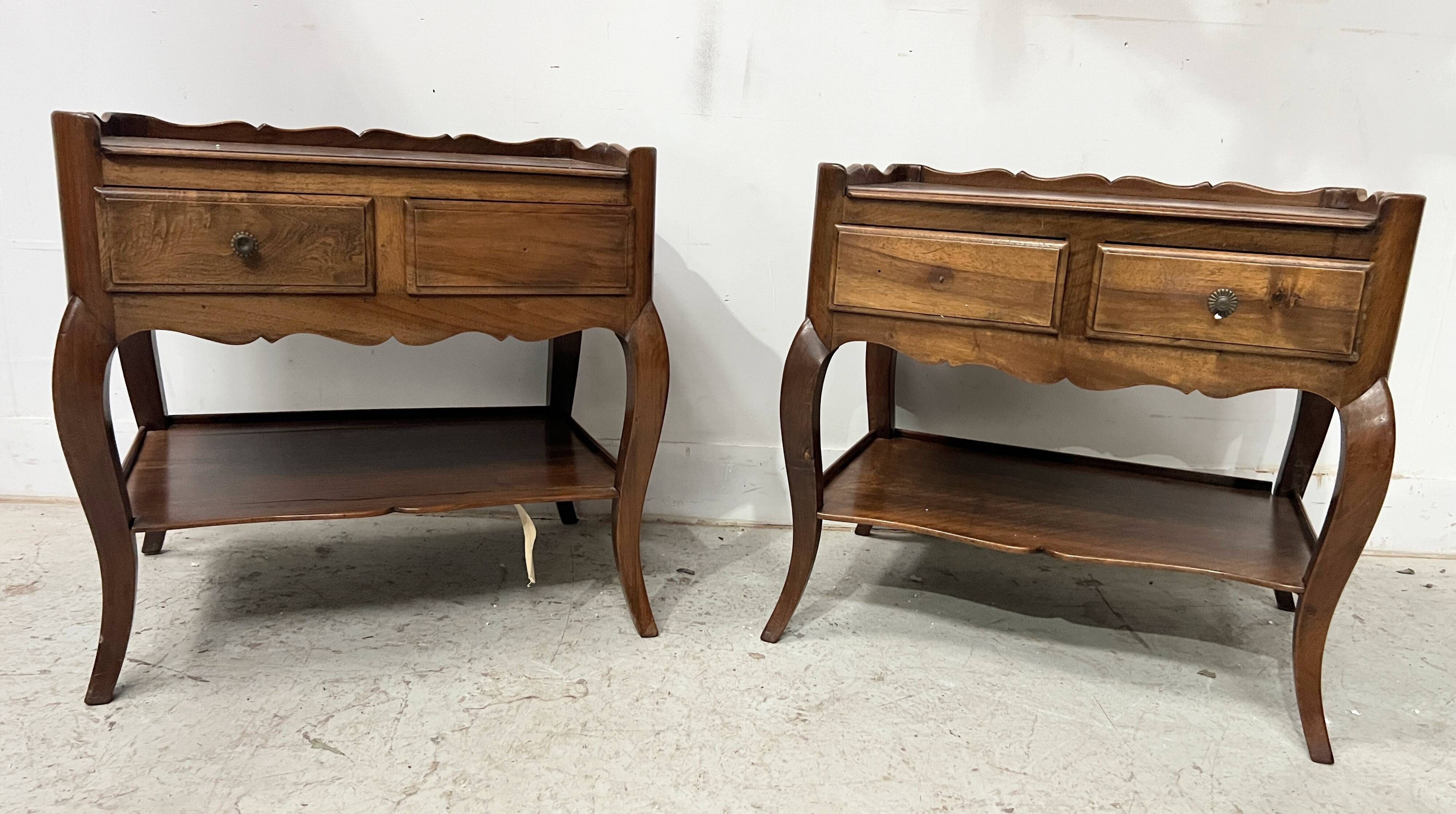 Louis XV style bedside table in solid walnut, 20th century.