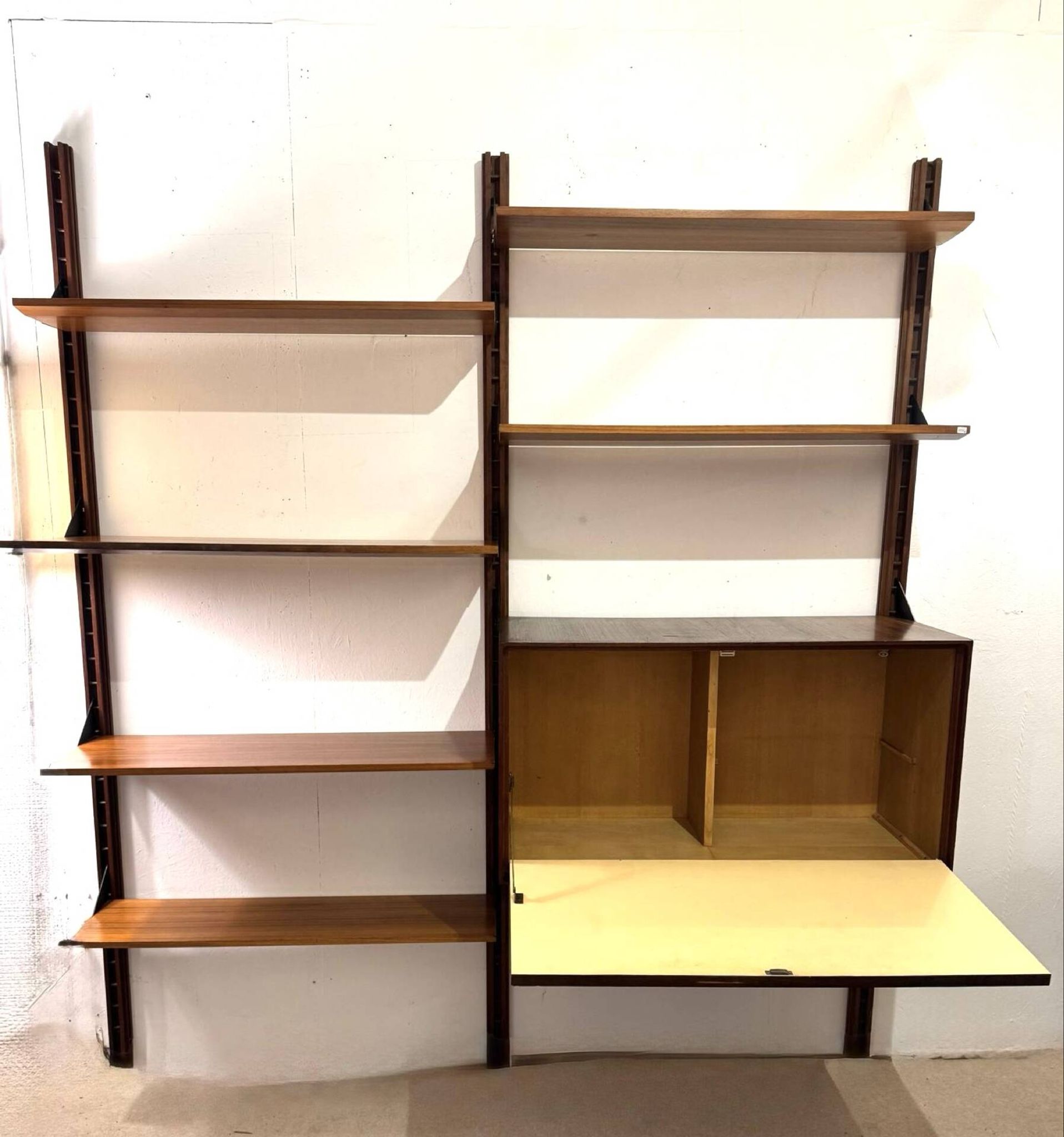 Wall shelf, Mid-Century, Italy, 1950s