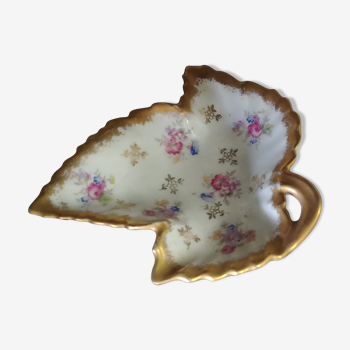 Vintage cup leaf shape