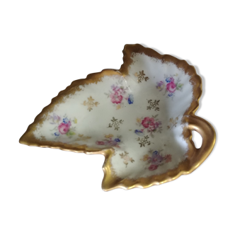 Vintage cup leaf shape