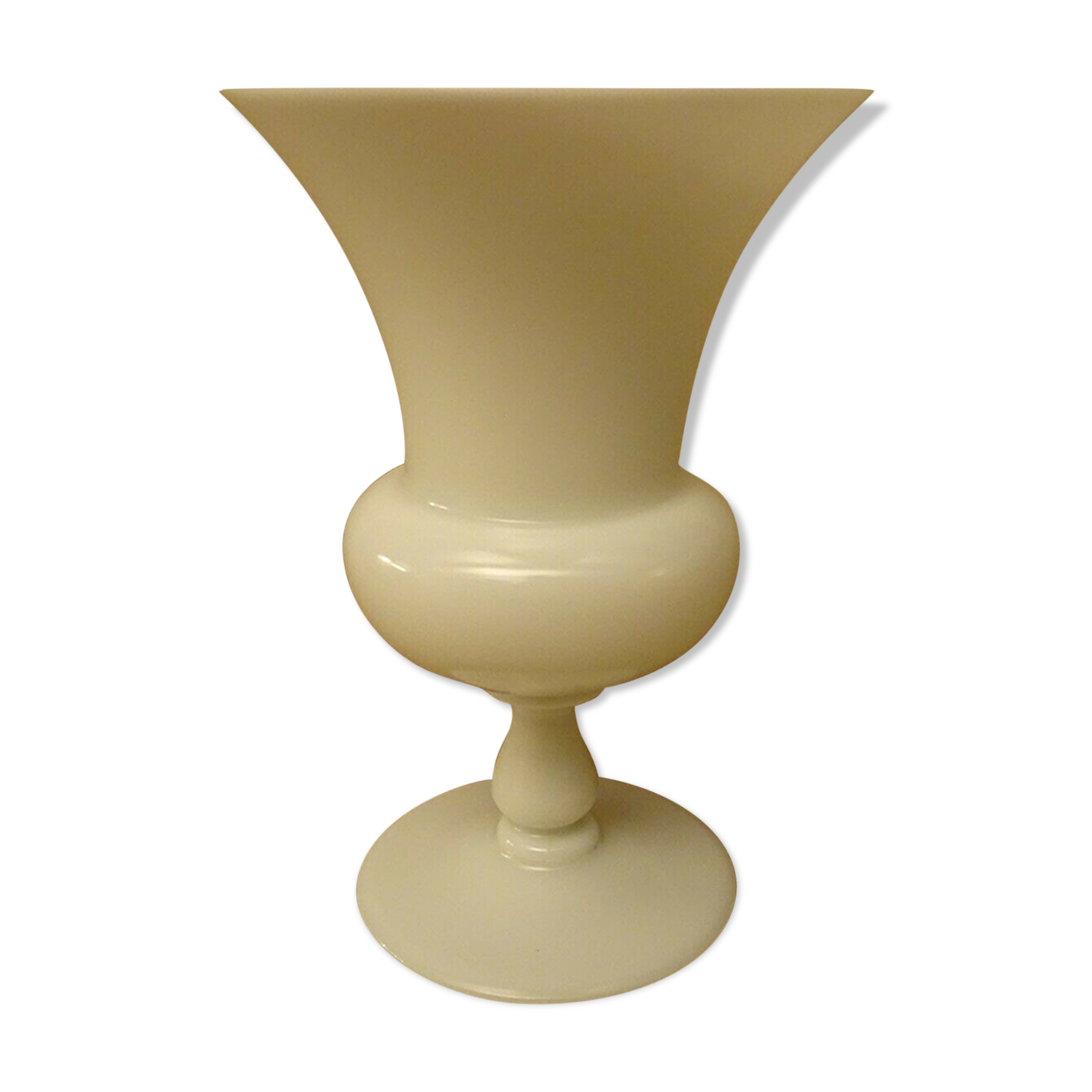 Vase in white opaline shape medici vintage 80's