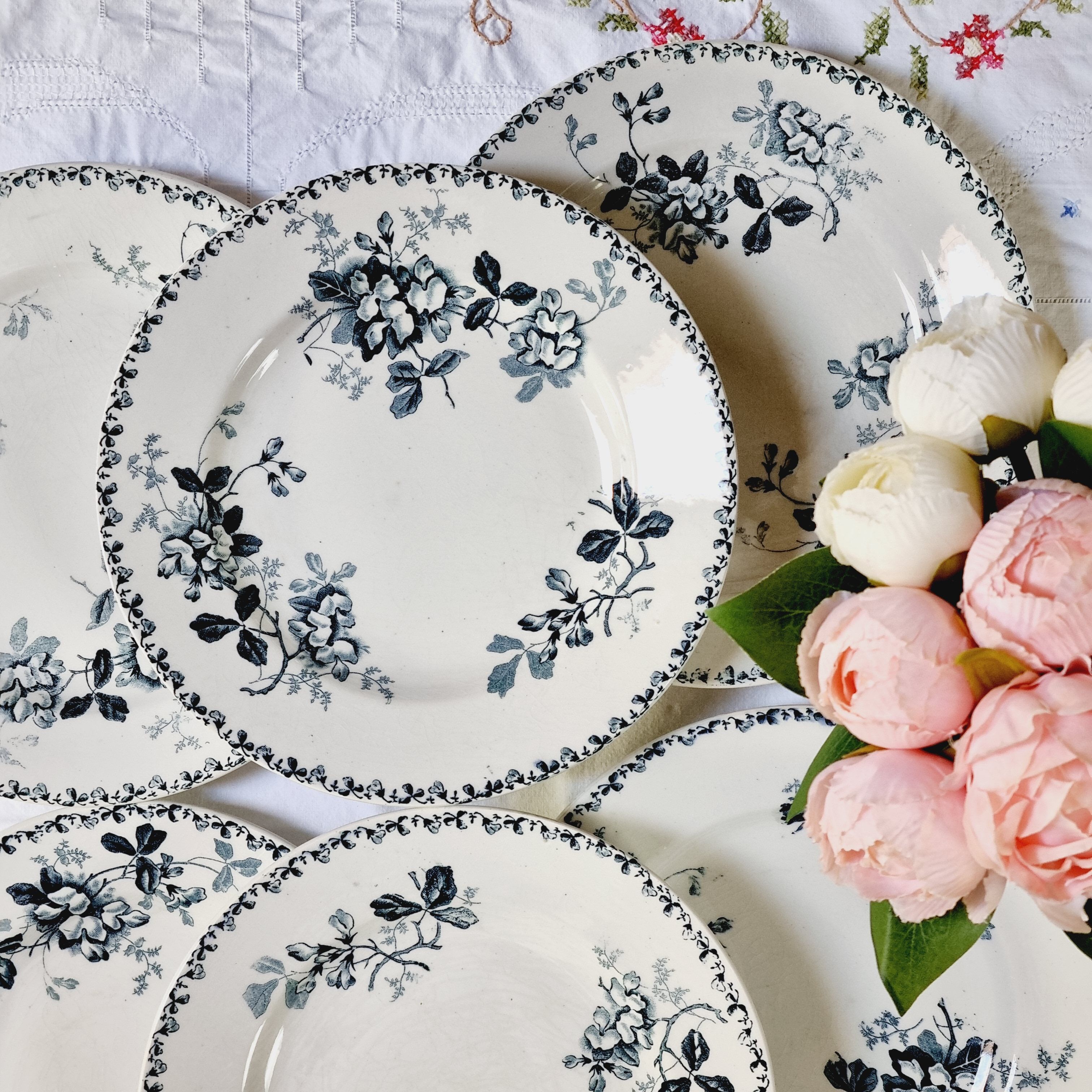 Set of 6 flat plates Moulin des Loups