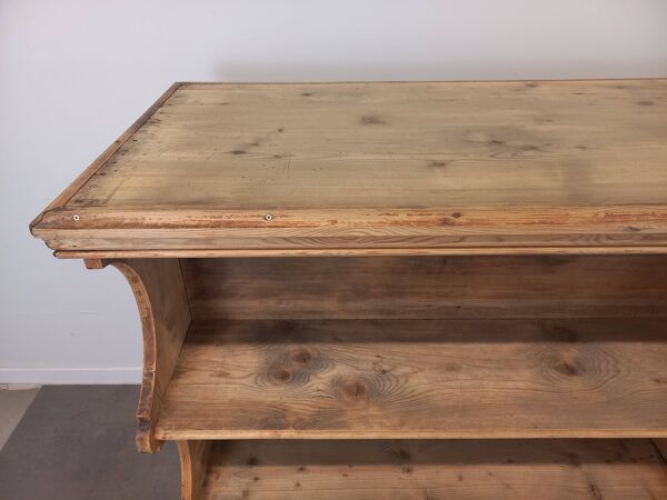 Grande étagère de commerce