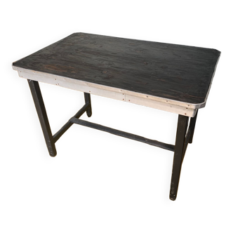 Country farm table