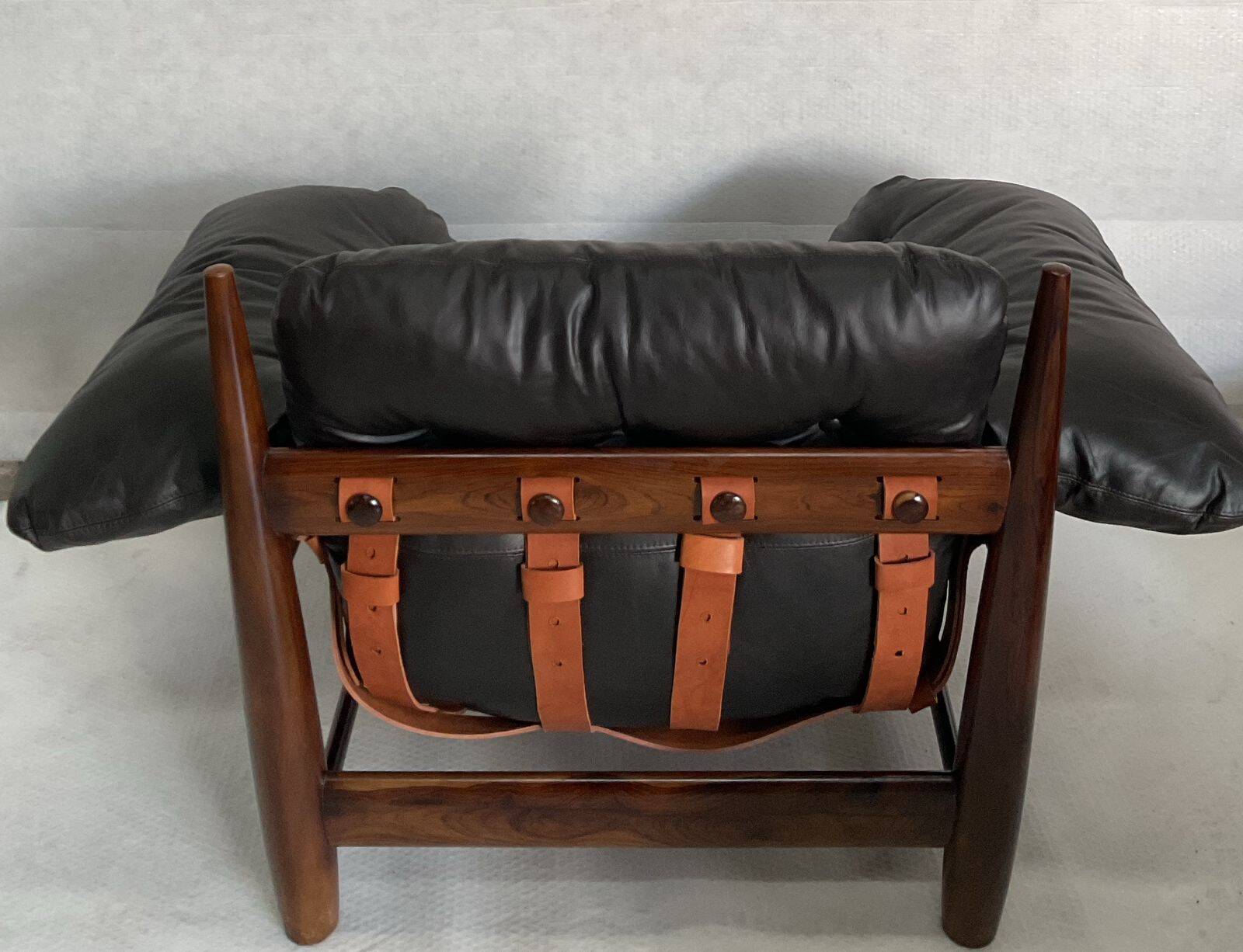 "Mole" armchair by Sergio Rodrigues