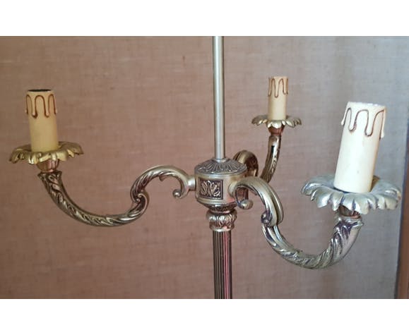 Golden bronze lamppost