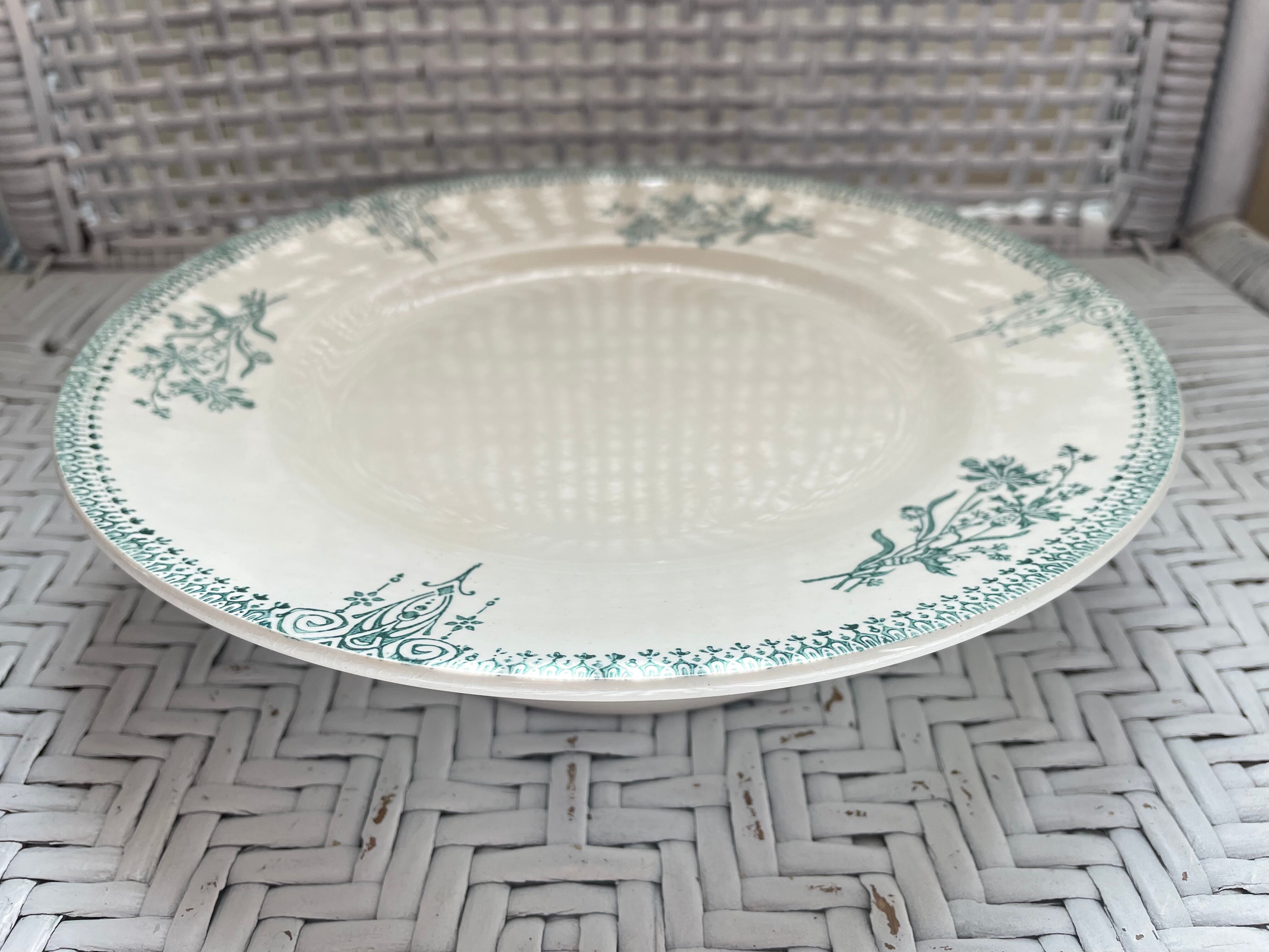 Plate on pedestal Saint-Amand