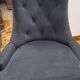fauteuil capitonné velours noir design