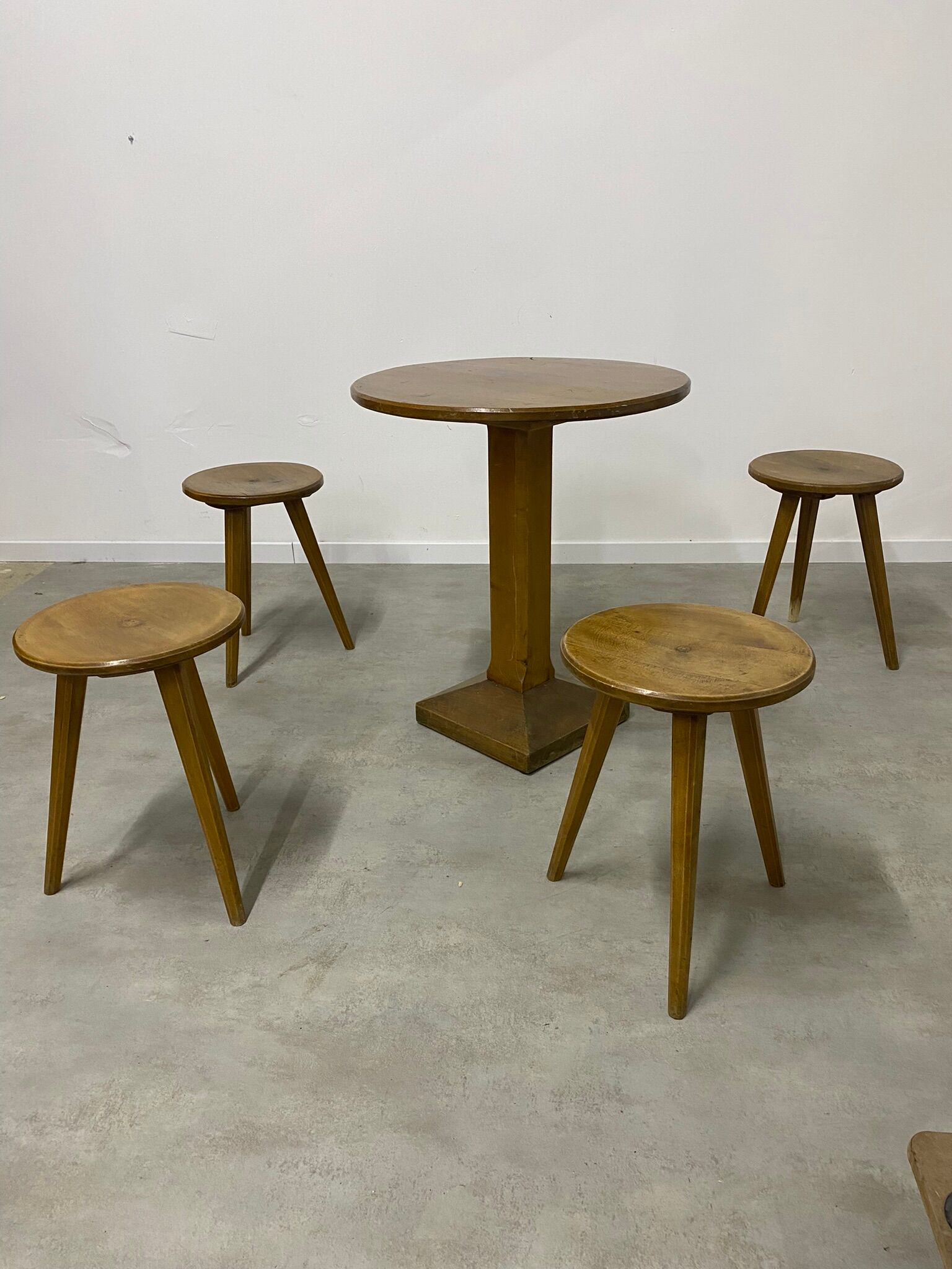 Set table and 4 wooden stools bistrot design of the 50