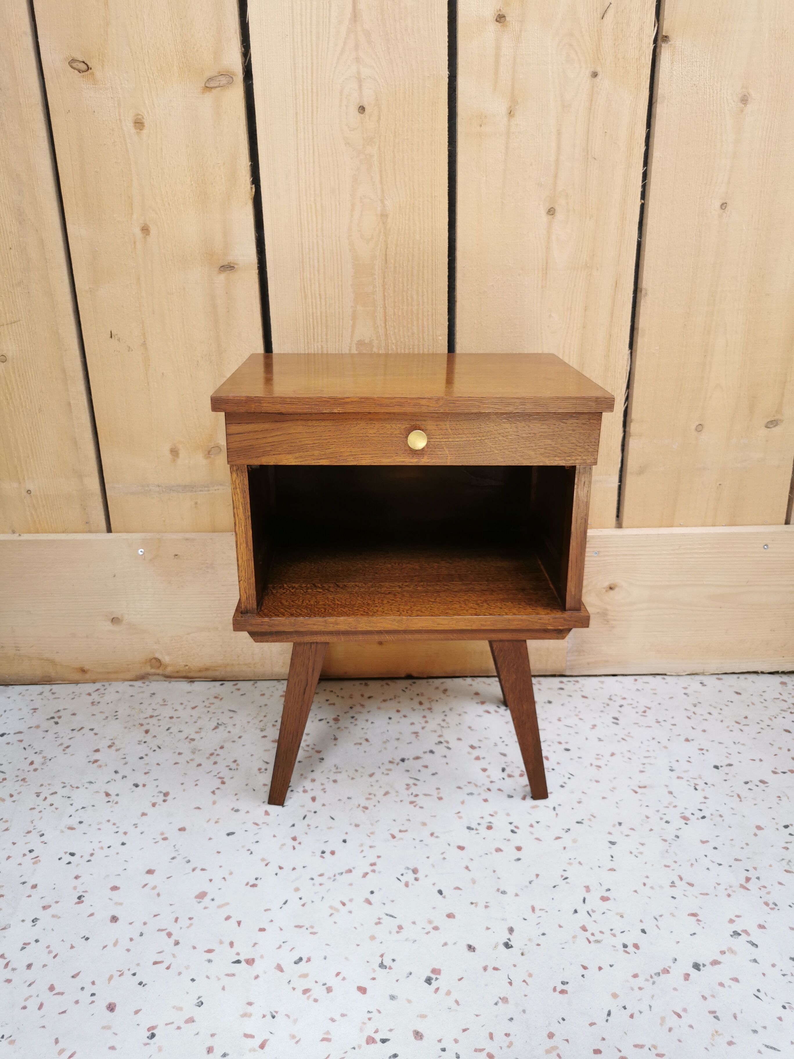 Bedside compass feet