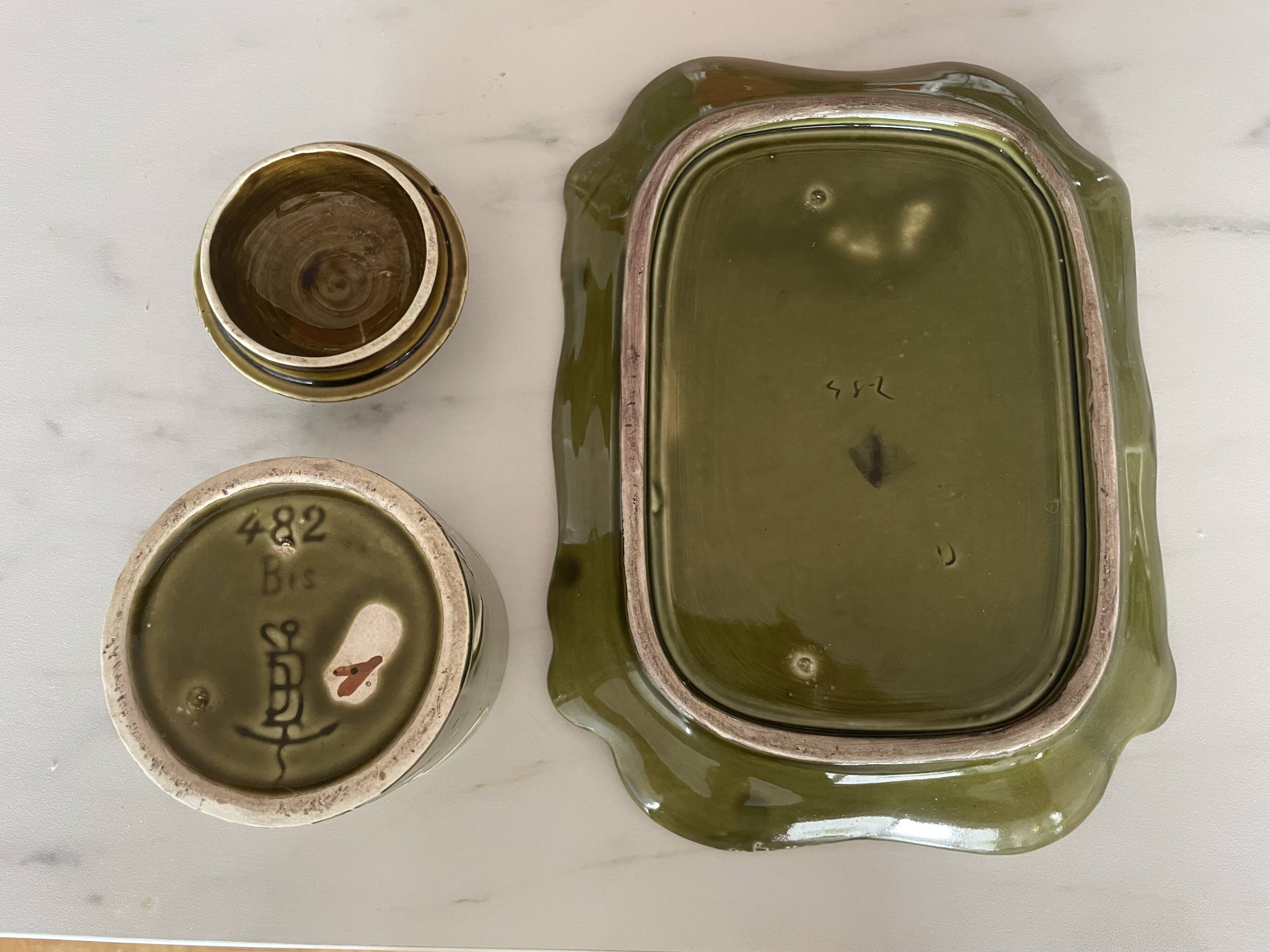 Bonbonnière and ceramic tray g. De Bruyn