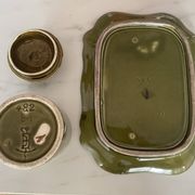 Bonbonnière and ceramic tray g. De Bruyn