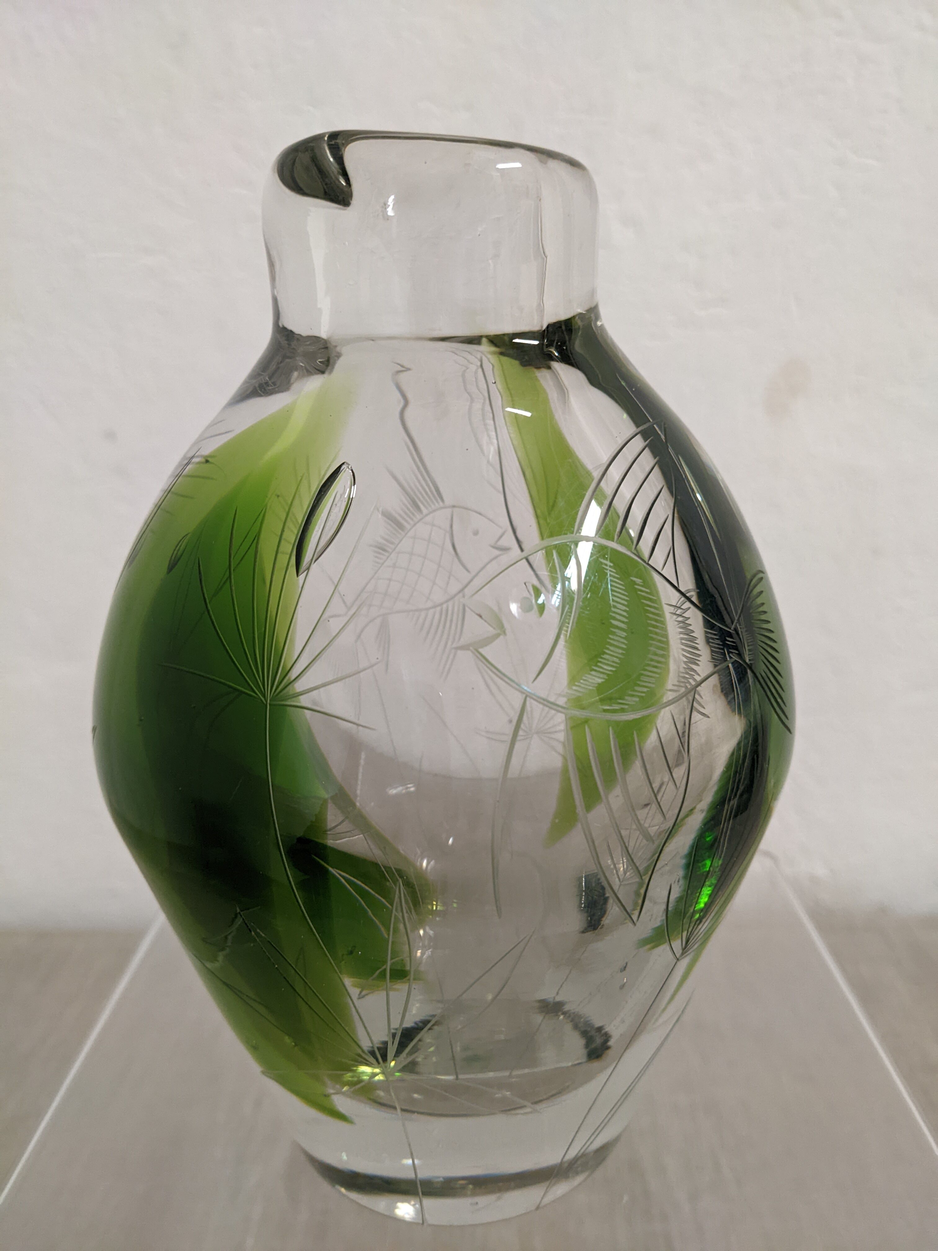 Engraved glass vase decorated with fish from the 60s/70s