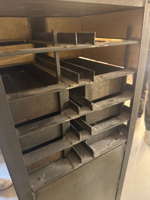 Meuble industriel fer et bois à tiroirs