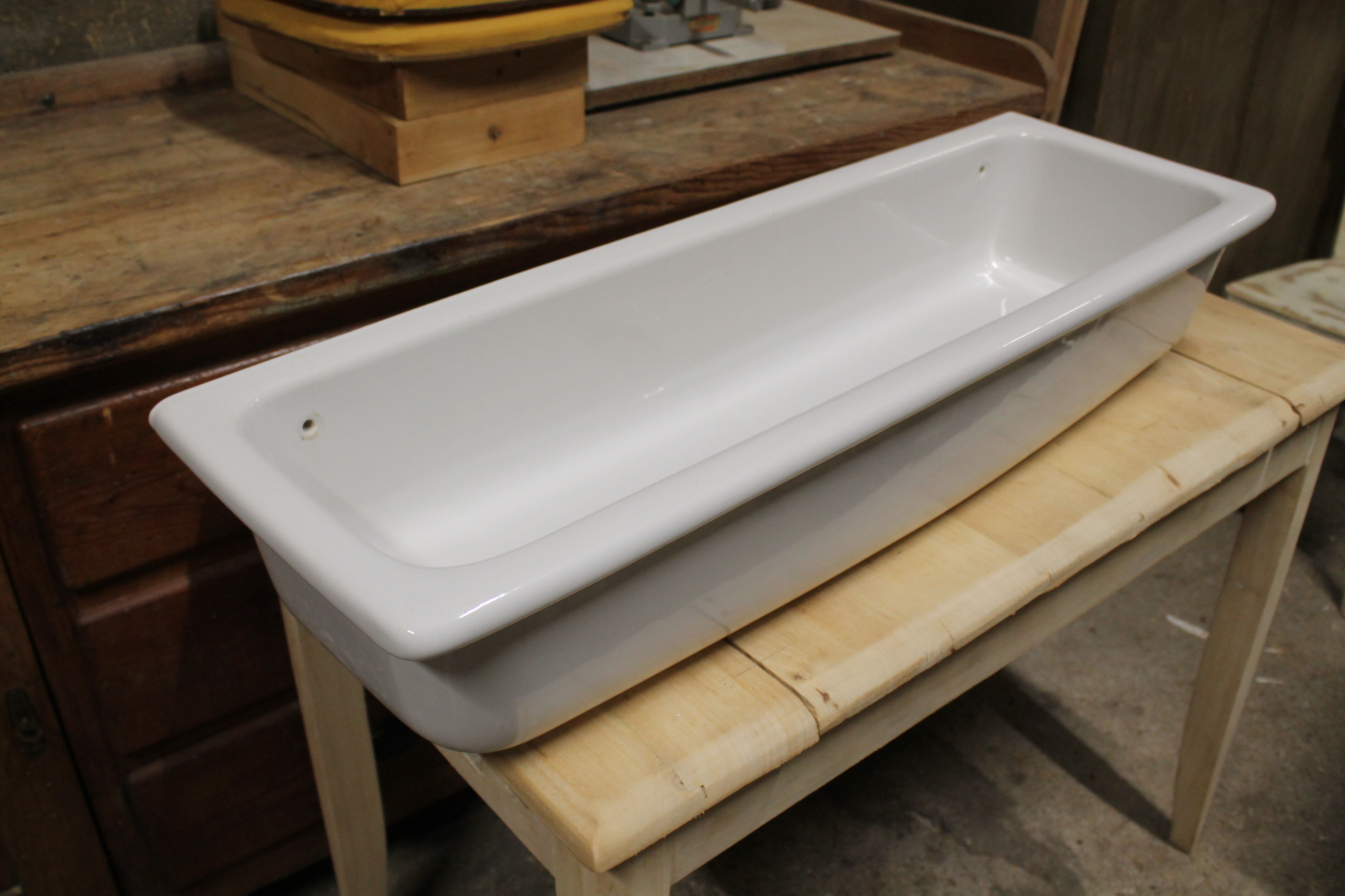 Trough sink
