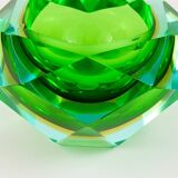 Faceted diamond ashtray in colour from the 1960s by Flavio Poli for Seguso, Murano, Italy.