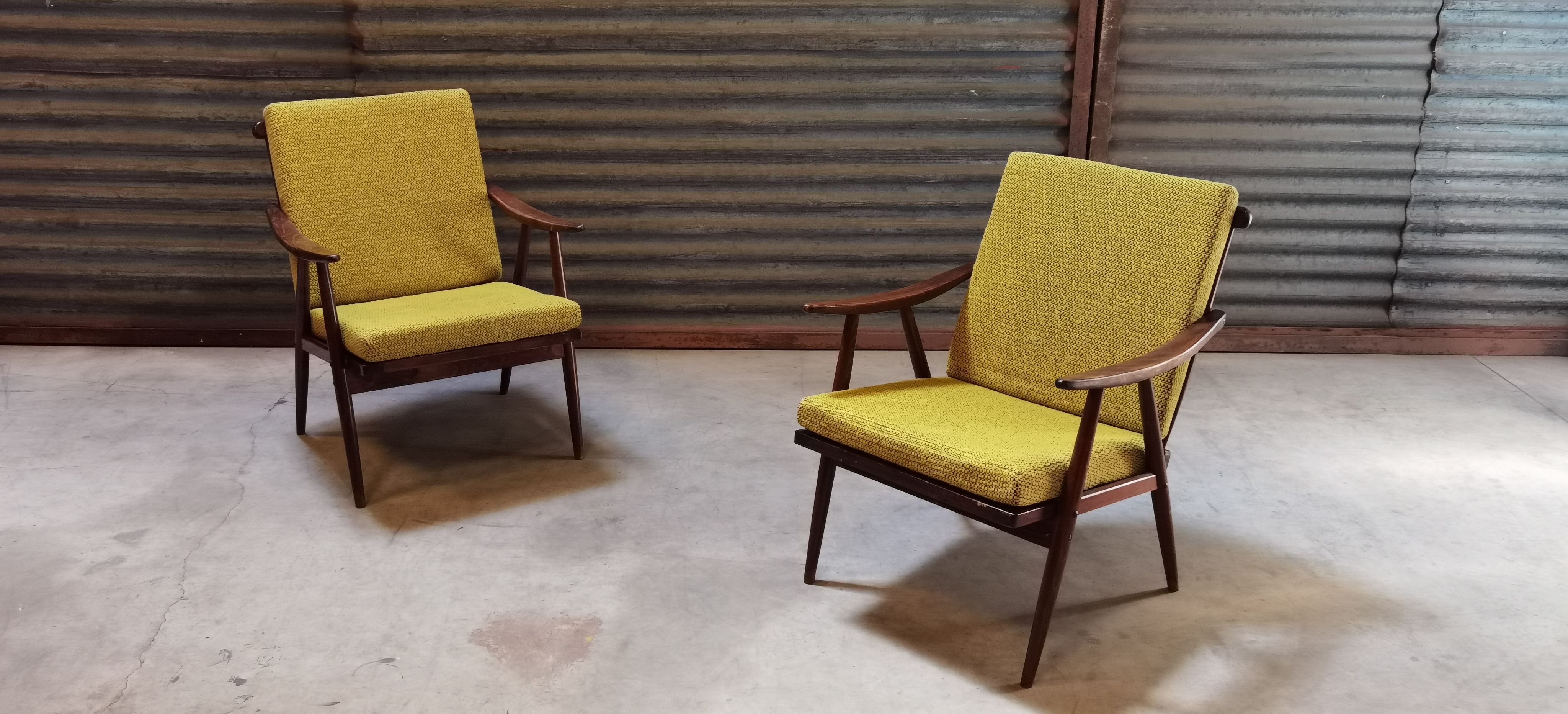 Pair of boomerang armchairs TON Bystřice (Thonet) by Antonin Suman 1960