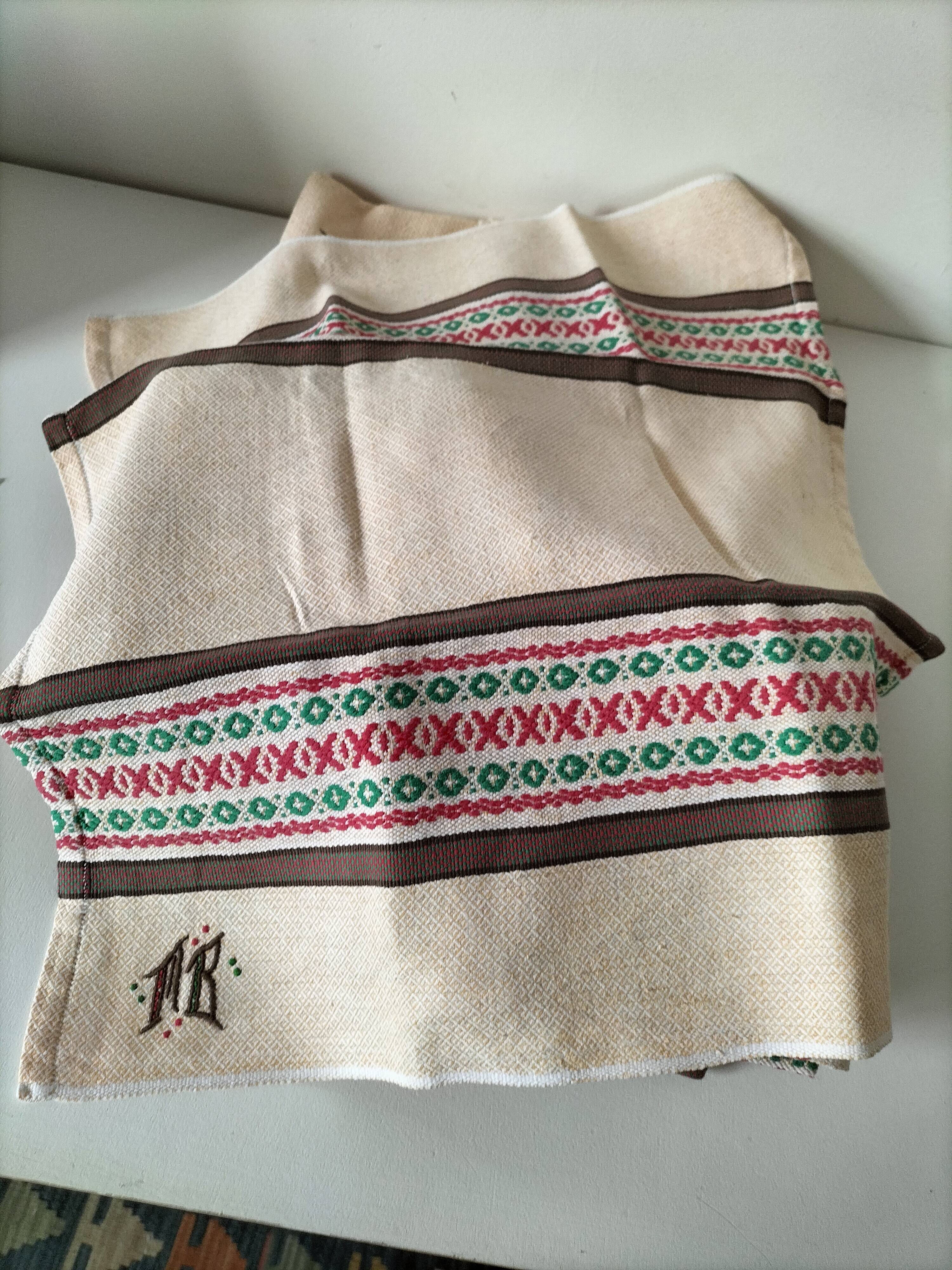 Nappe et 12 serviettes de style basque monogrammées MB